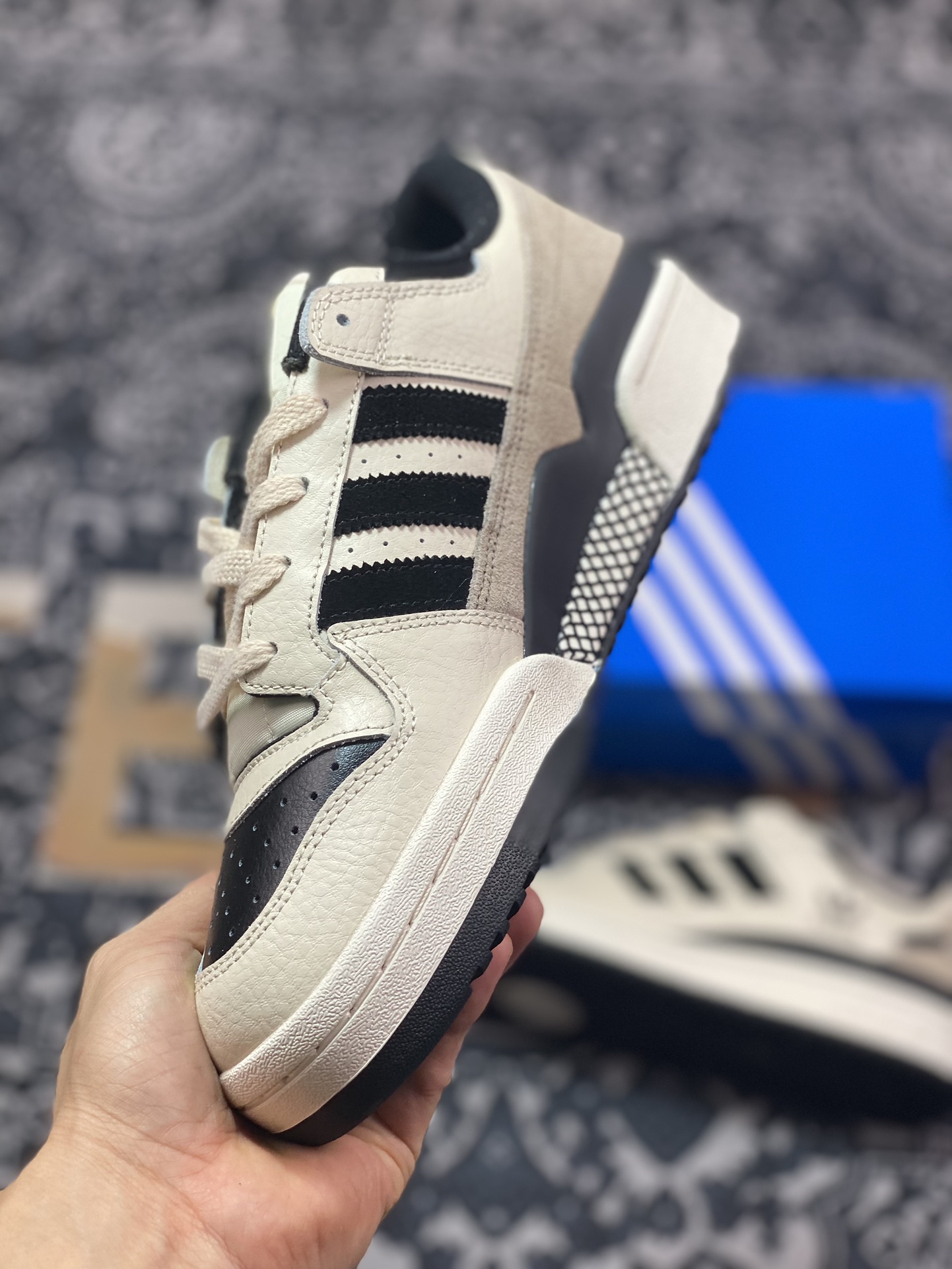 240 阿迪达斯/三叶草Adidas Originals Forum Low CL 罗马系列低帮板鞋“皮革米白黑”IG3901