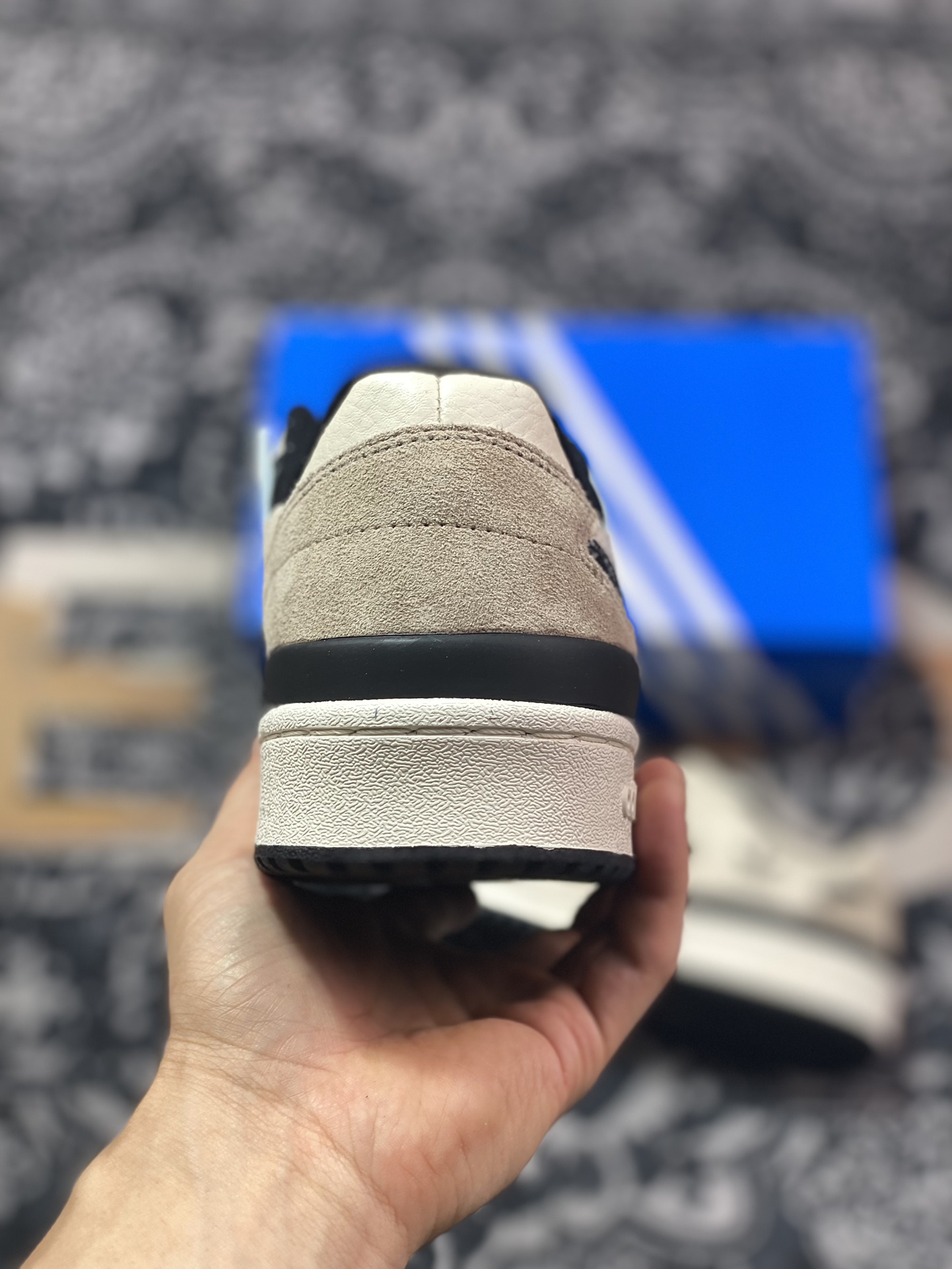 240 阿迪达斯/三叶草Adidas Originals Forum Low CL 罗马系列低帮板鞋“皮革米白黑”IG3901