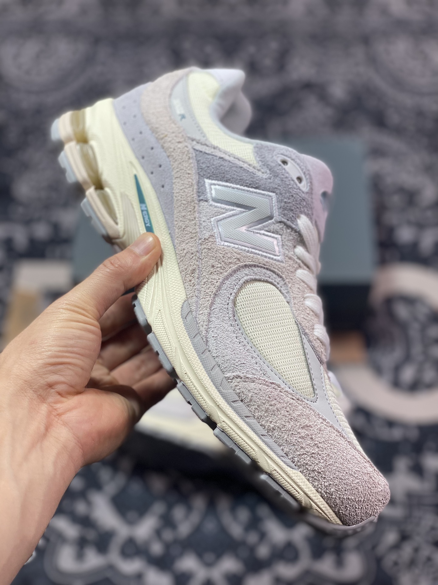 260 新百伦New Balance 2002R”Linen with/Slate Grey”系列低帮慢跑鞋“麂皮工装奶油白灰”M2002REK