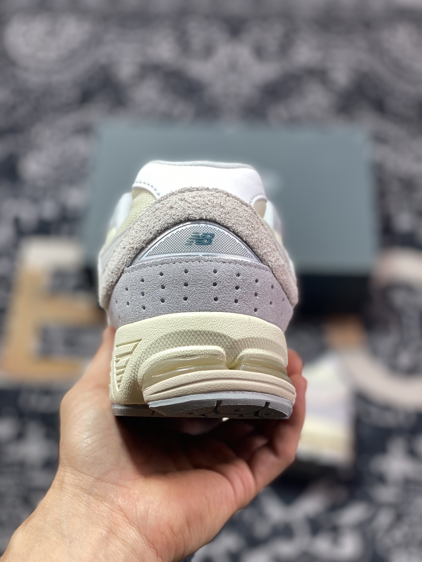 260 新百伦New Balance 2002R”Linen with/Slate Grey”系列低帮慢跑鞋“麂皮工装奶油白灰”M2002REK