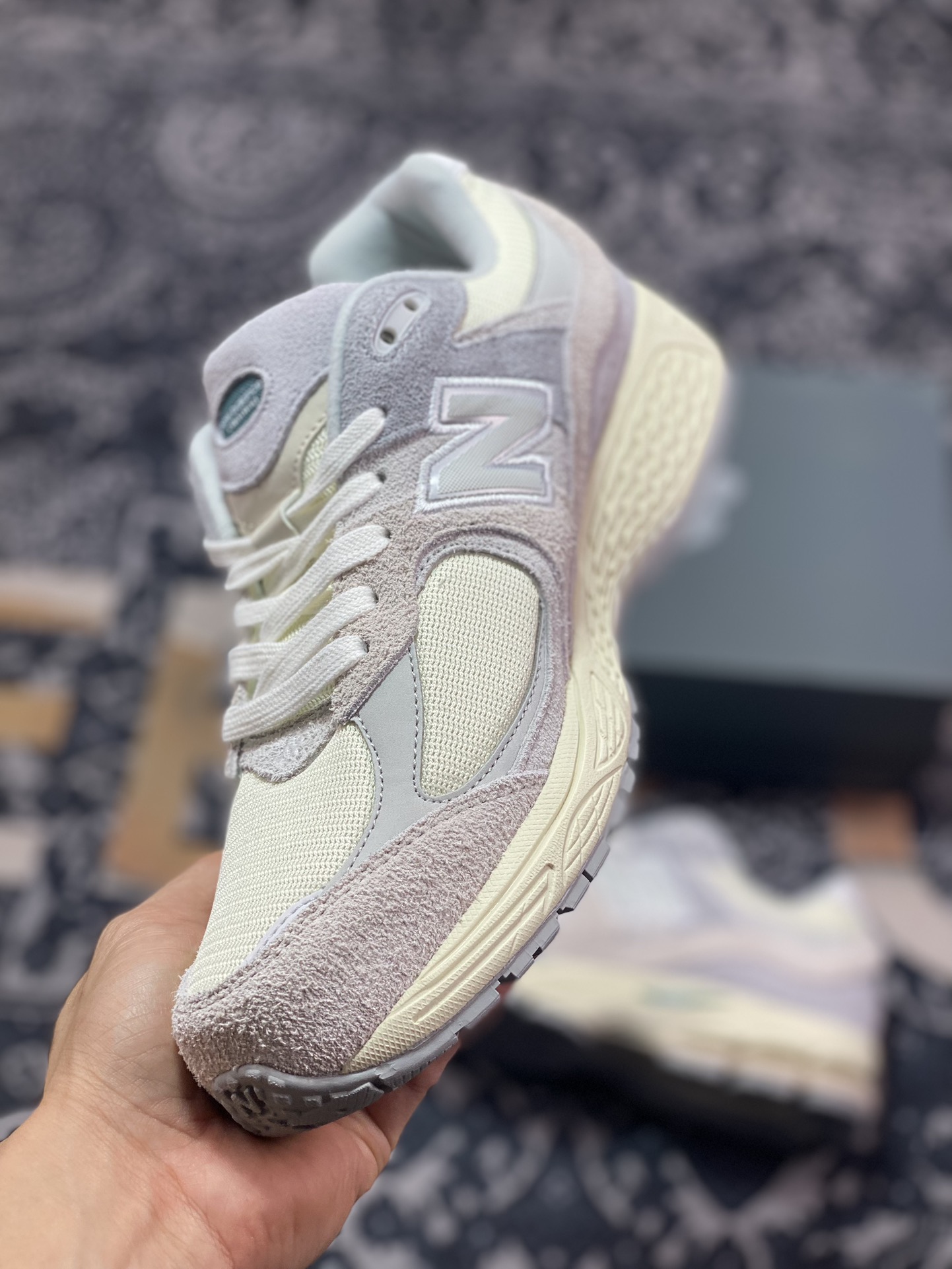 260 新百伦New Balance 2002R”Linen with/Slate Grey”系列低帮慢跑鞋“麂皮工装奶油白灰”M2002REK