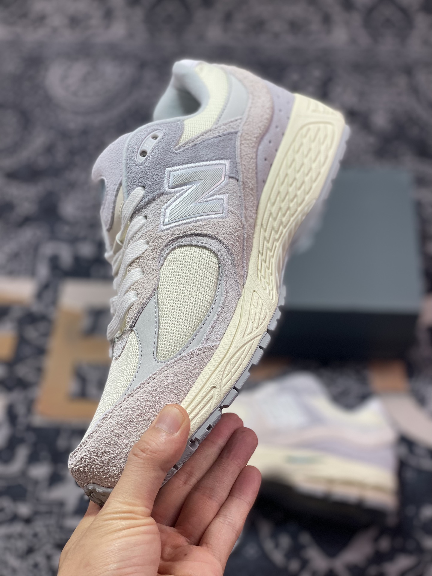 260 新百伦New Balance 2002R”Linen with/Slate Grey”系列低帮慢跑鞋“麂皮工装奶油白灰”M2002REK