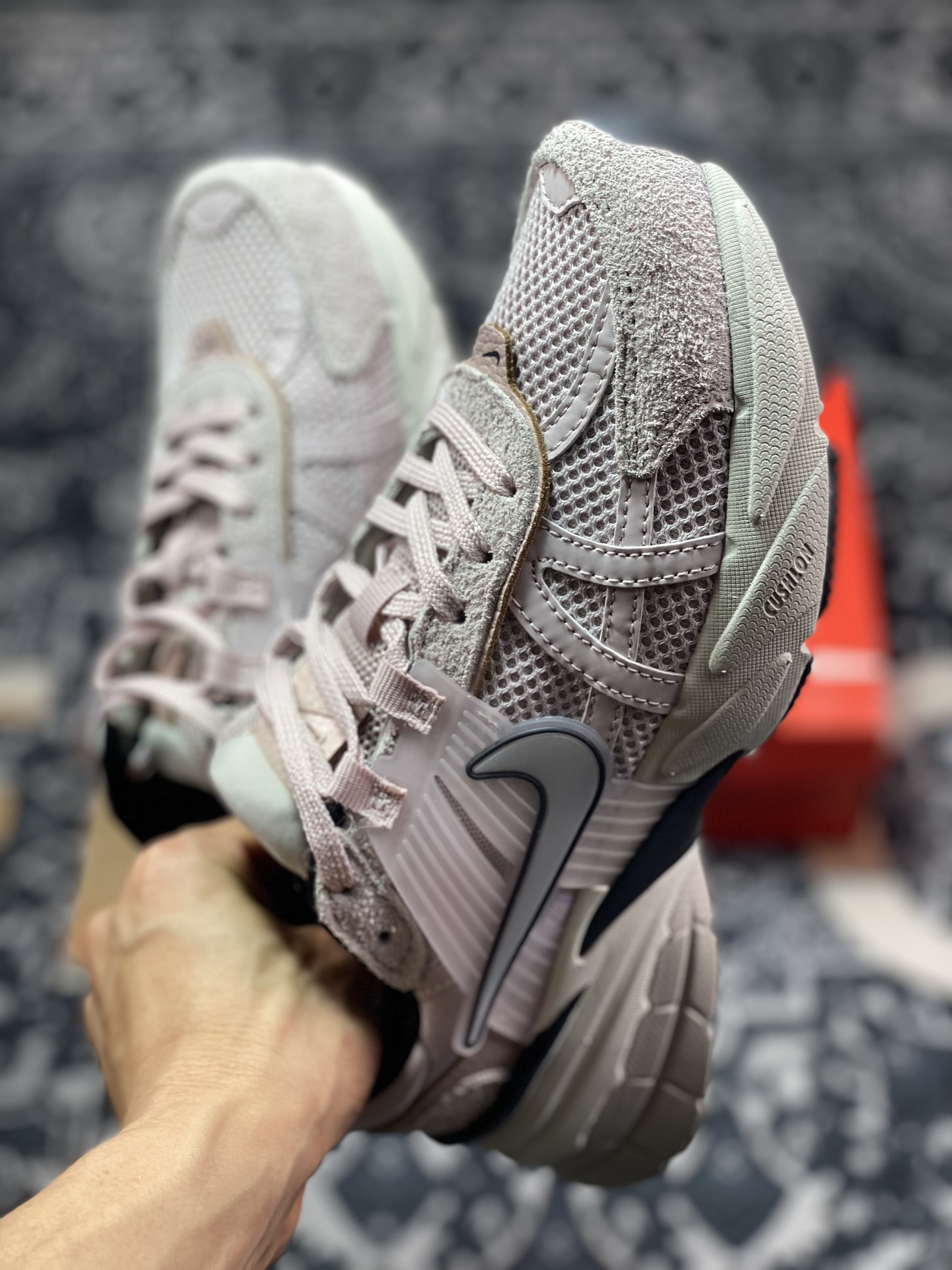 220 Nike Wmns V2K Runtekk Low”Platinum Violet”复古潮慢跑鞋“干燥玫瑰粉紫银”FN6703-001