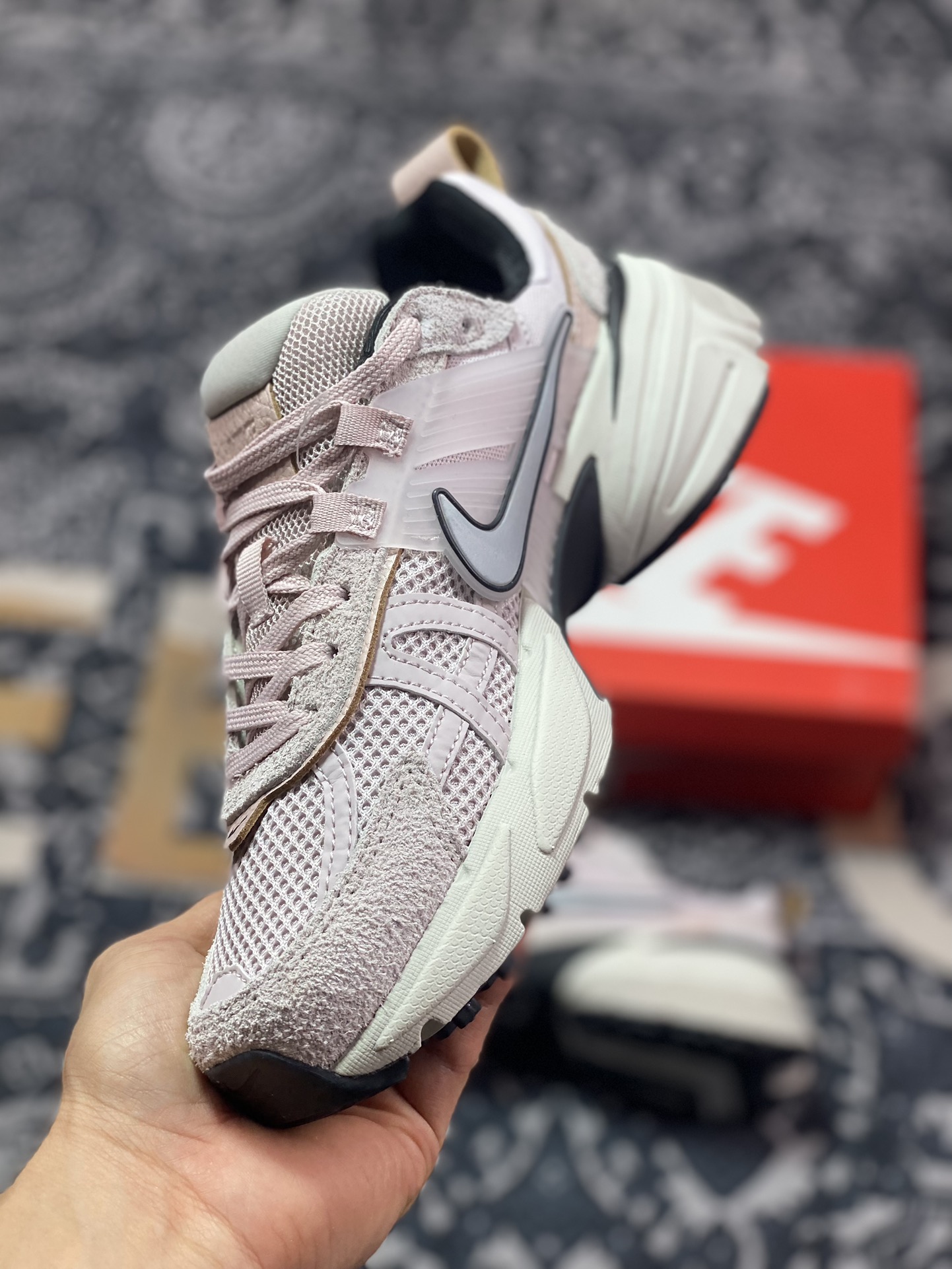 220 Nike Wmns V2K Runtekk Low”Platinum Violet”复古潮慢跑鞋“干燥玫瑰粉紫银”FN6703-001