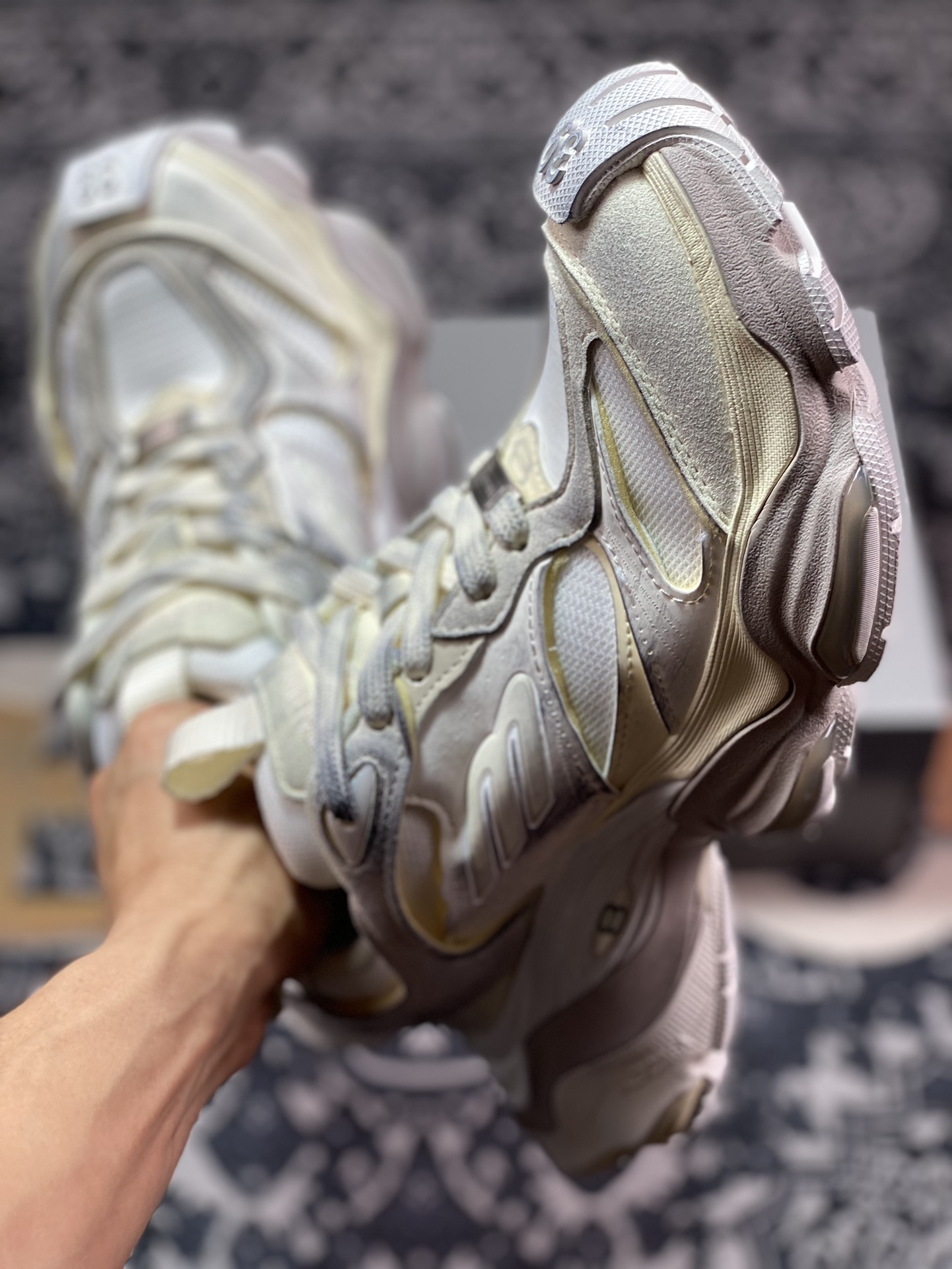 420 巴黎世家BALENCIAGA Cargo Sneaker 5XL船型运动鞋“奶白做旧”785754 W2MV1 9191