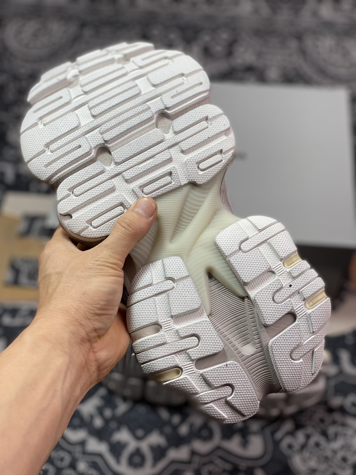 420 巴黎世家BALENCIAGA Cargo Sneaker 5XL船型运动鞋“奶白做旧”785754 W2MV1 9191