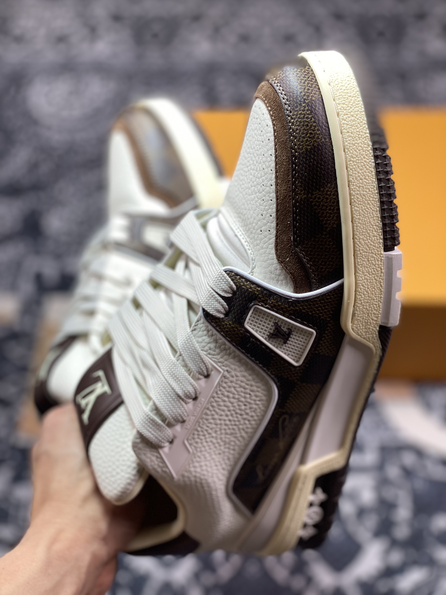 500 Louis Vuitton 路易威登 LV Trainer 低帮休闲板鞋