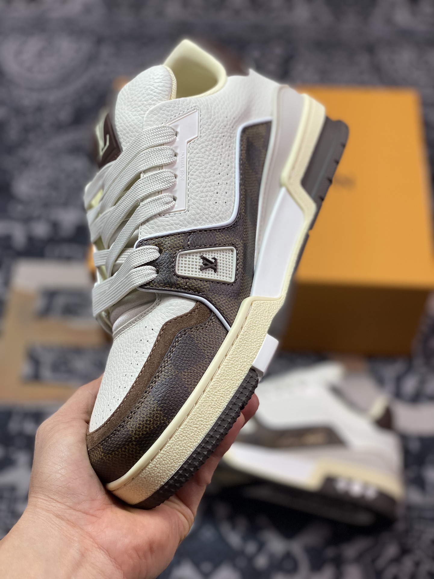 500 Louis Vuitton 路易威登 LV Trainer 低帮休闲板鞋