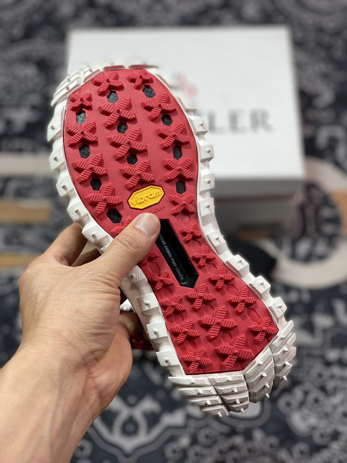 380 Moncler Trailgrip Knit Gore-Tex 越野旅行系列高帮运动鞋“针织米白黑”J109B4M00050M3809