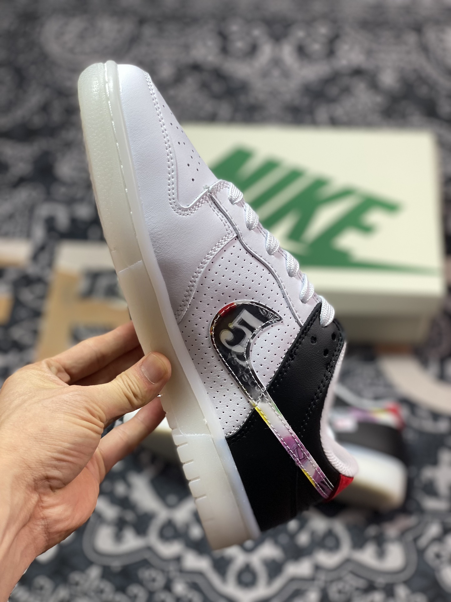 280 耐克Nike By You SB Dunk Low Retro SP扣篮系列板鞋“拼接白黑彩色笑脸钩子”JH8039-935