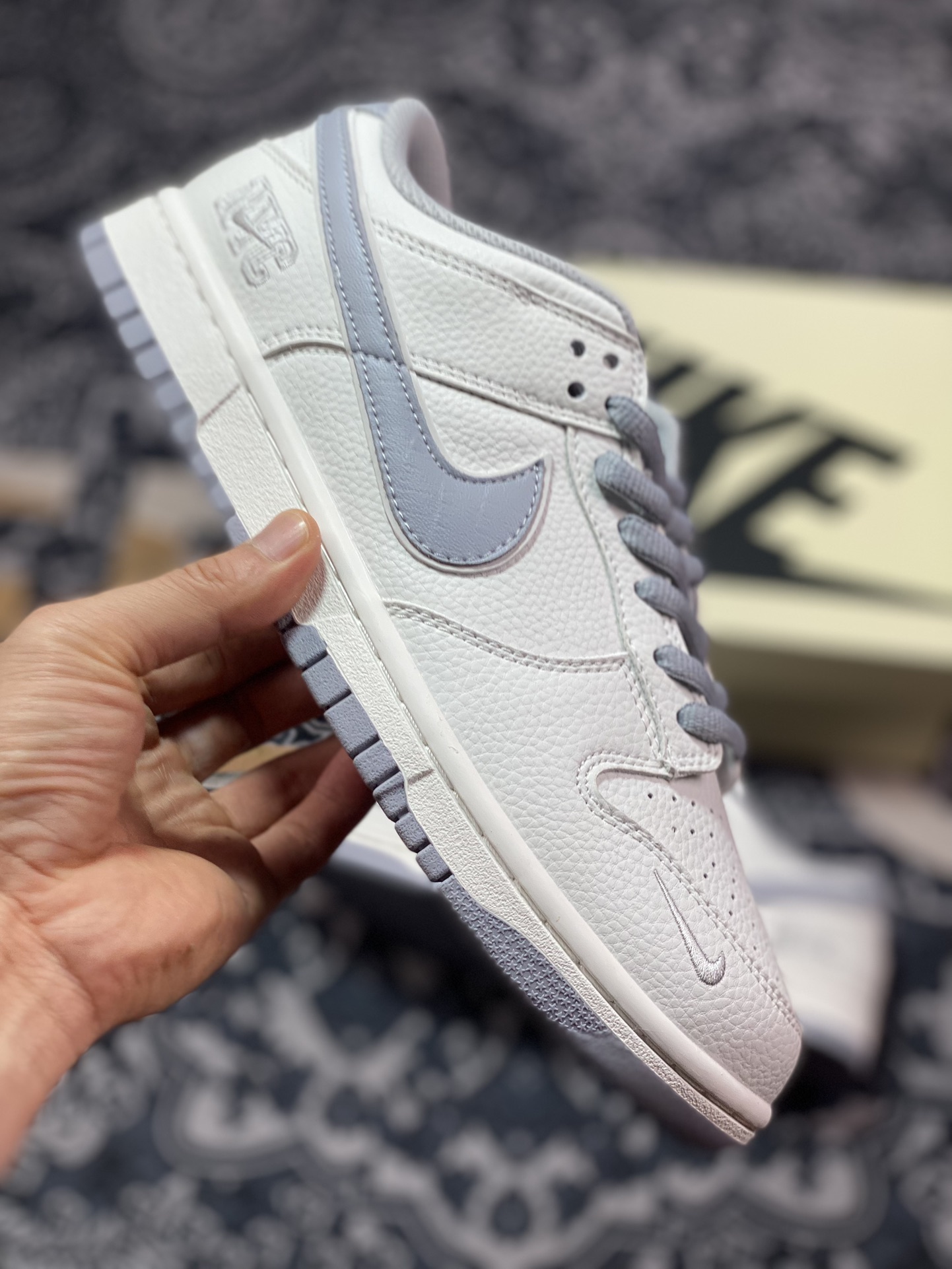 280 耐克Nike By You SB Dunk Low Retro SP扣篮系列低帮休闲运动滑板板鞋“皮革米白烟灰NYC”NC2103-302