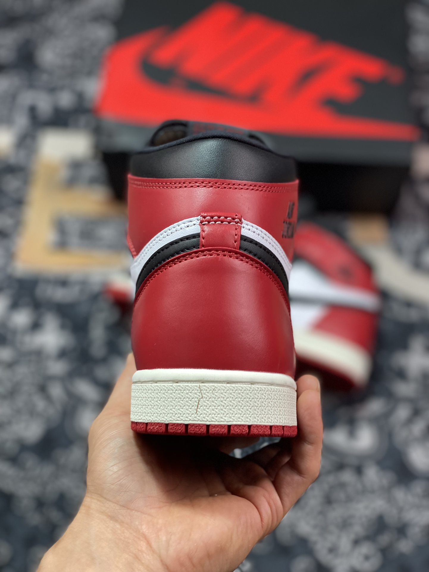 260 耐克Nike Air Jordan 1 Retro High OG"Black Toe"AJ1代经典篮球鞋“黑白脚趾芝加哥广告款”DZ5485-106