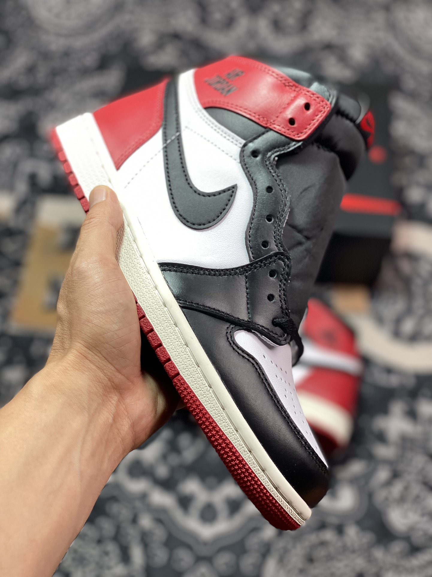 260 耐克Nike Air Jordan 1 Retro High OG”Black Toe”AJ1代经典篮球鞋“黑白脚趾芝加哥广告款”DZ5485-106