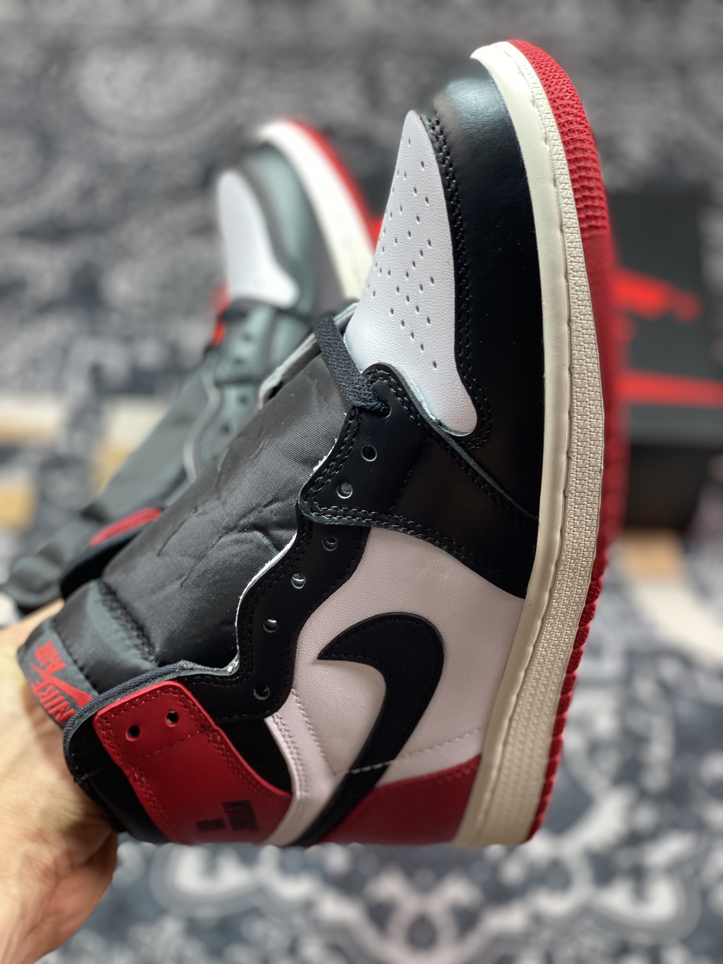 260 耐克Nike Air Jordan 1 Retro High OG"Black Toe"AJ1代经典篮球鞋“黑白脚趾芝加哥广告款”DZ5485-106