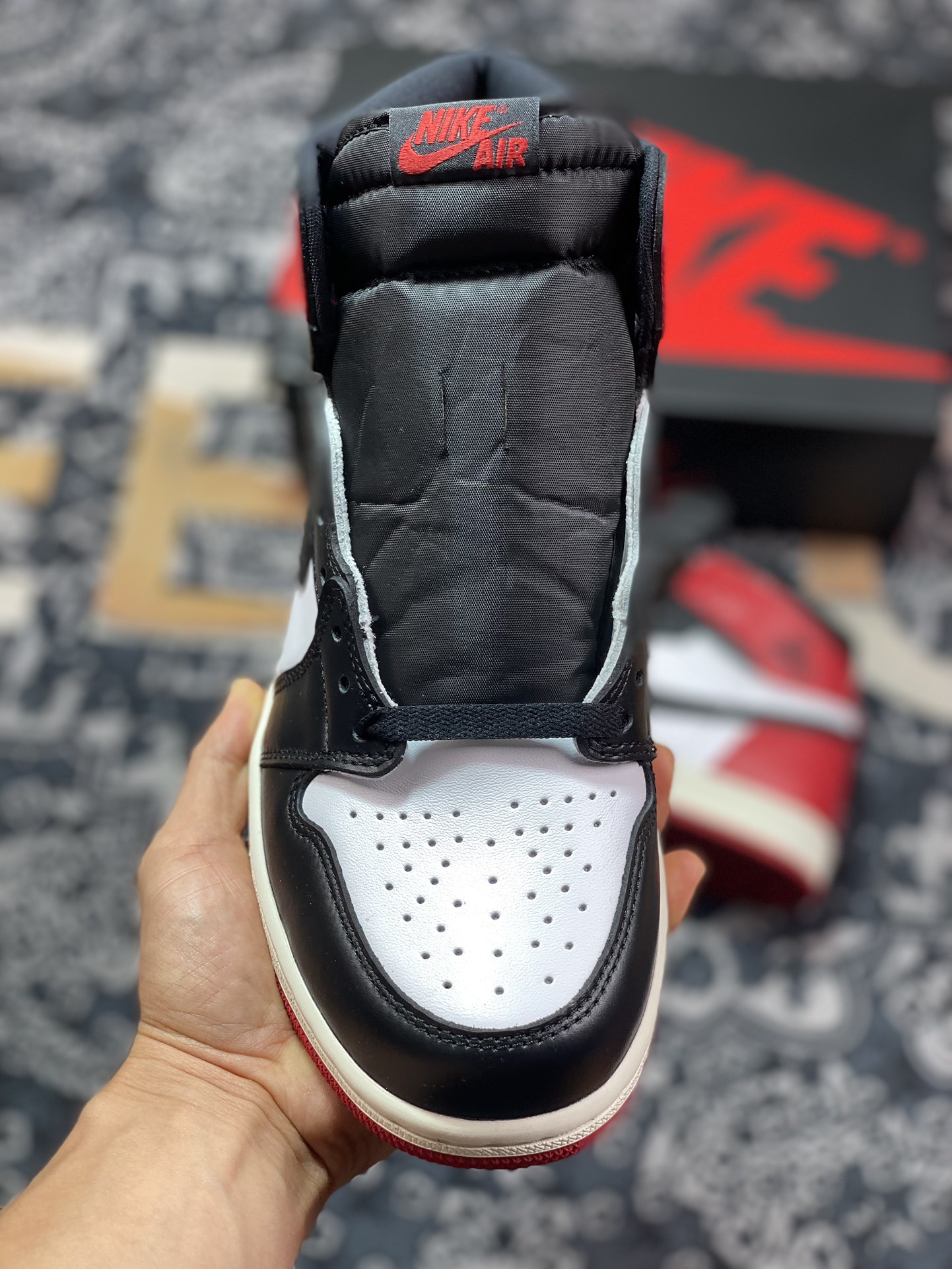 260 耐克Nike Air Jordan 1 Retro High OG"Black Toe"AJ1代经典篮球鞋“黑白脚趾芝加哥广告款”DZ5485-106