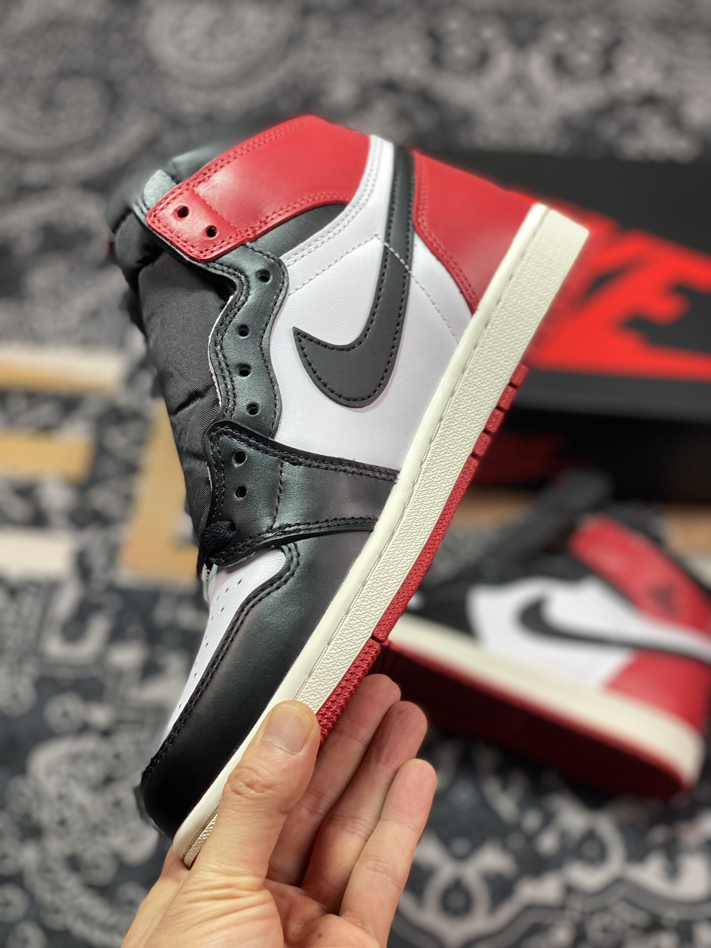 260 耐克Nike Air Jordan 1 Retro High OG"Black Toe"AJ1代经典篮球鞋“黑白脚趾芝加哥广告款”DZ5485-106