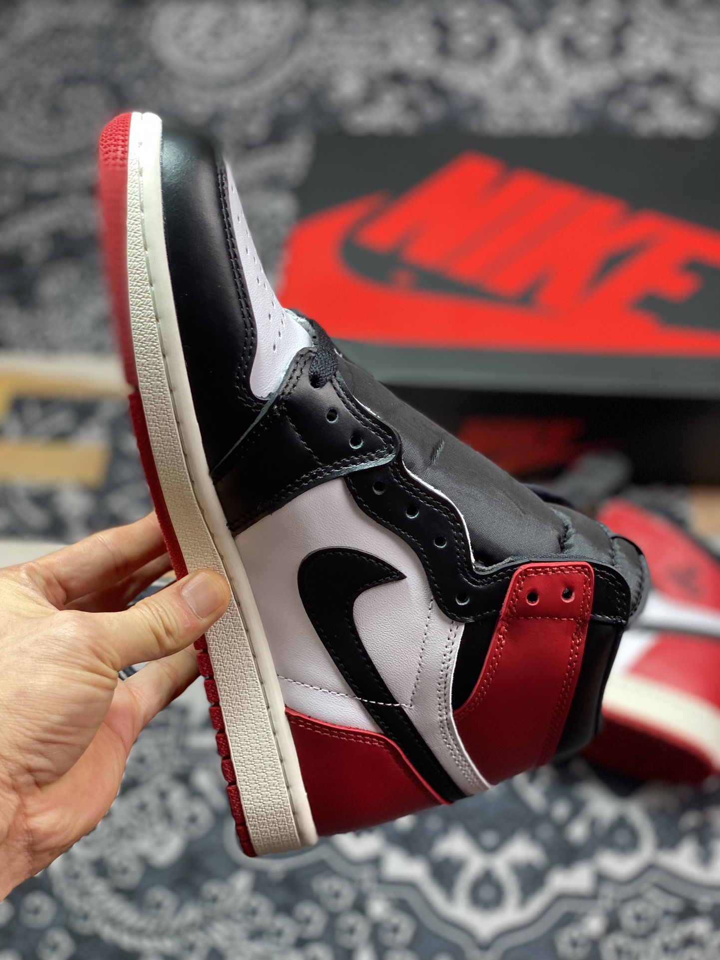 260 耐克Nike Air Jordan 1 Retro High OG"Black Toe"AJ1代经典篮球鞋“黑白脚趾芝加哥广告款”DZ5485-106