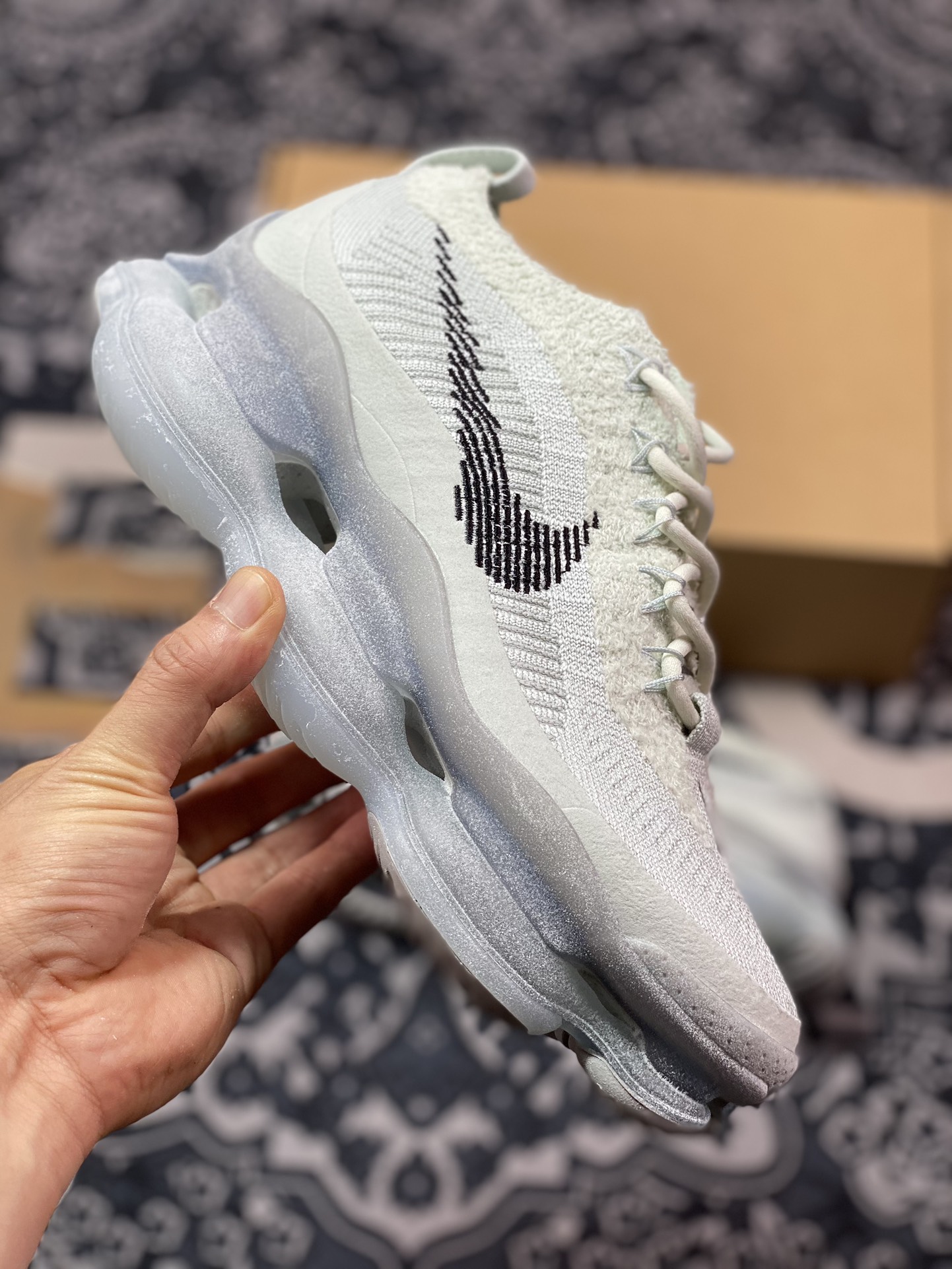 260 耐克Nike Air Max Scorpion Flyknit SE"Cloudy Grey"天蝎座系慢跑鞋“针织云会黑夜光底”FQ2694-001