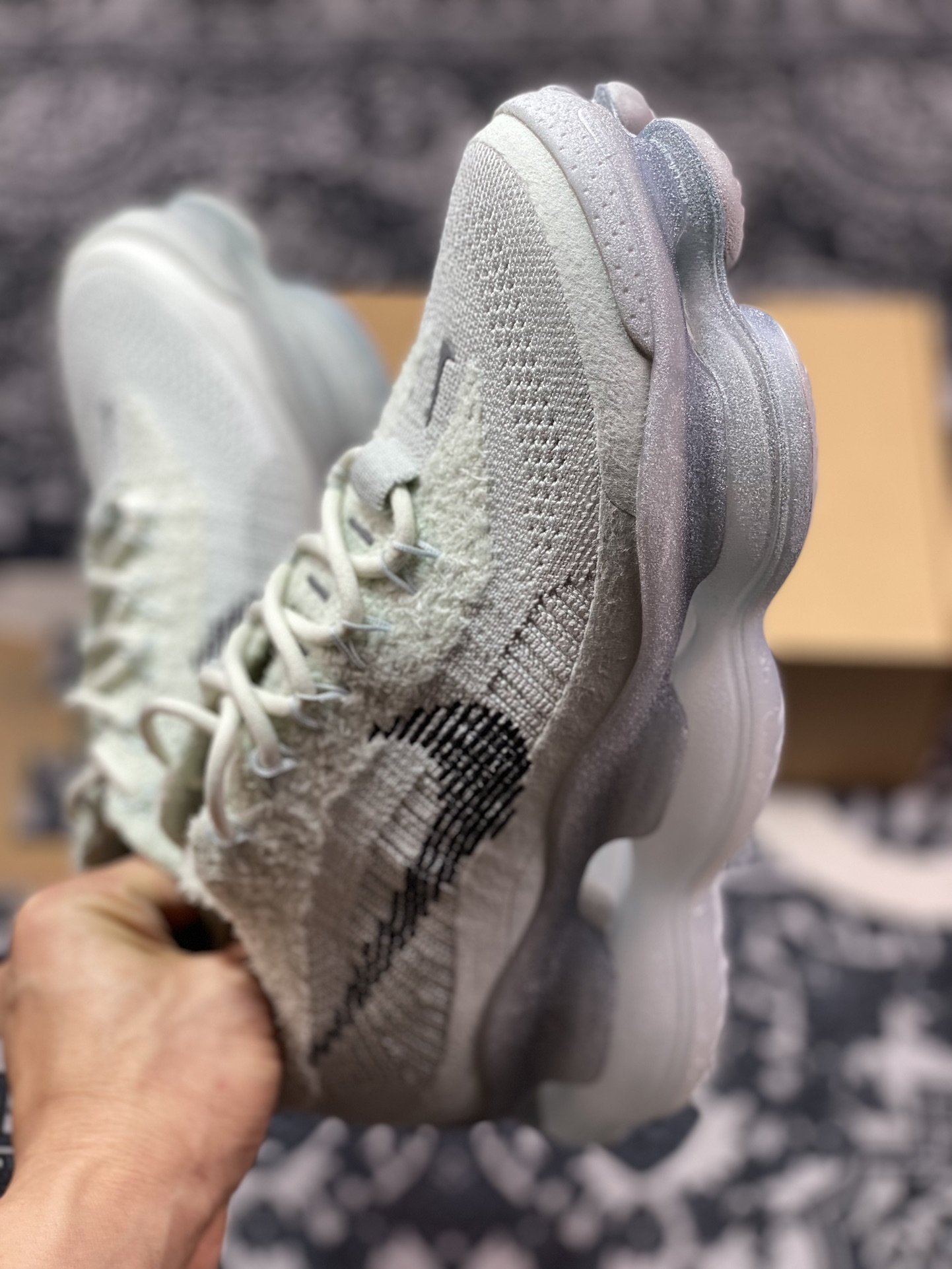 260 耐克Nike Air Max Scorpion Flyknit SE"Cloudy Grey"天蝎座系慢跑鞋“针织云会黑夜光底”FQ2694-001