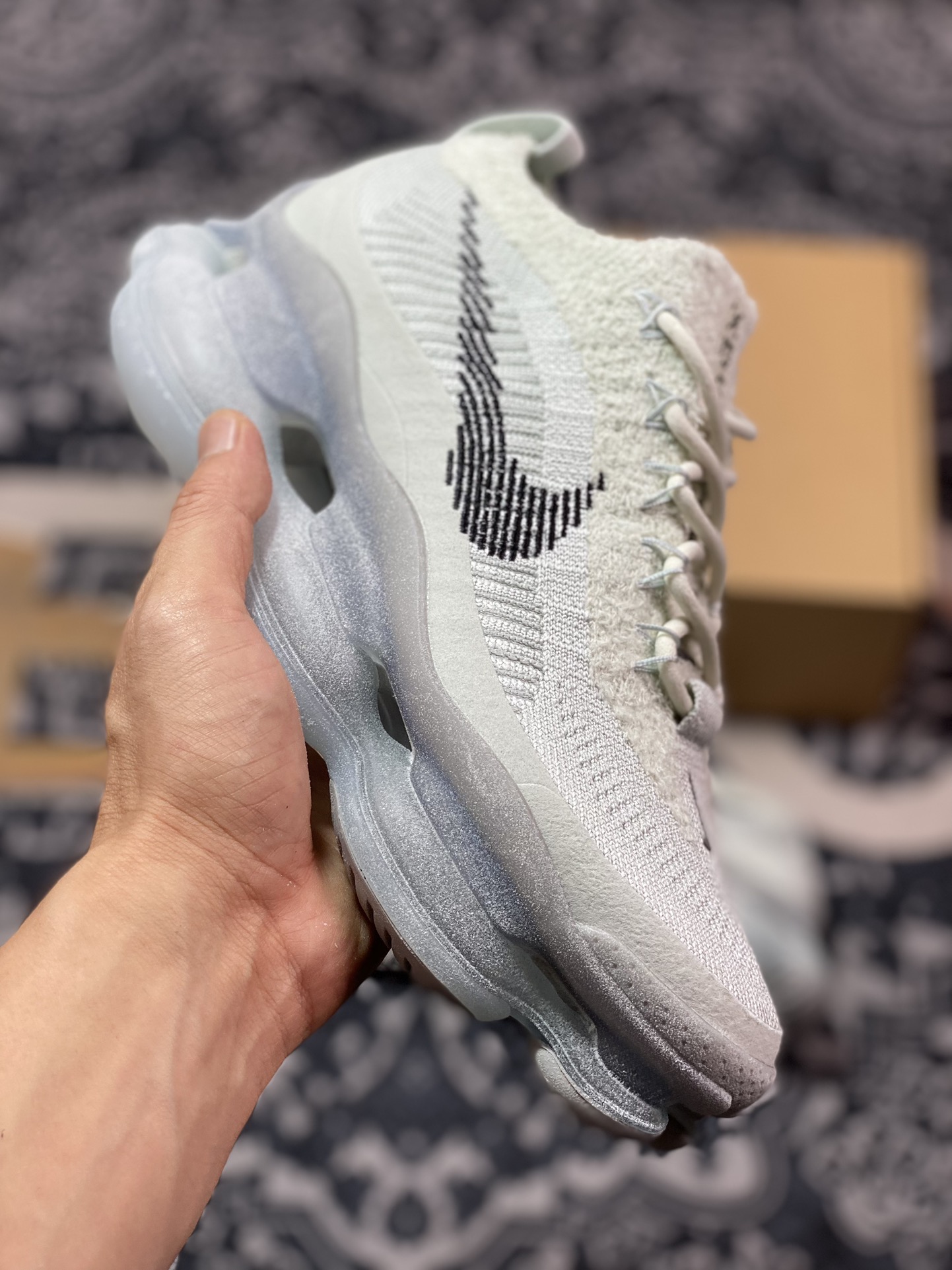 260 耐克Nike Air Max Scorpion Flyknit SE”Cloudy Grey”天蝎座系慢跑鞋“针织云会黑夜光底”FQ2694-001