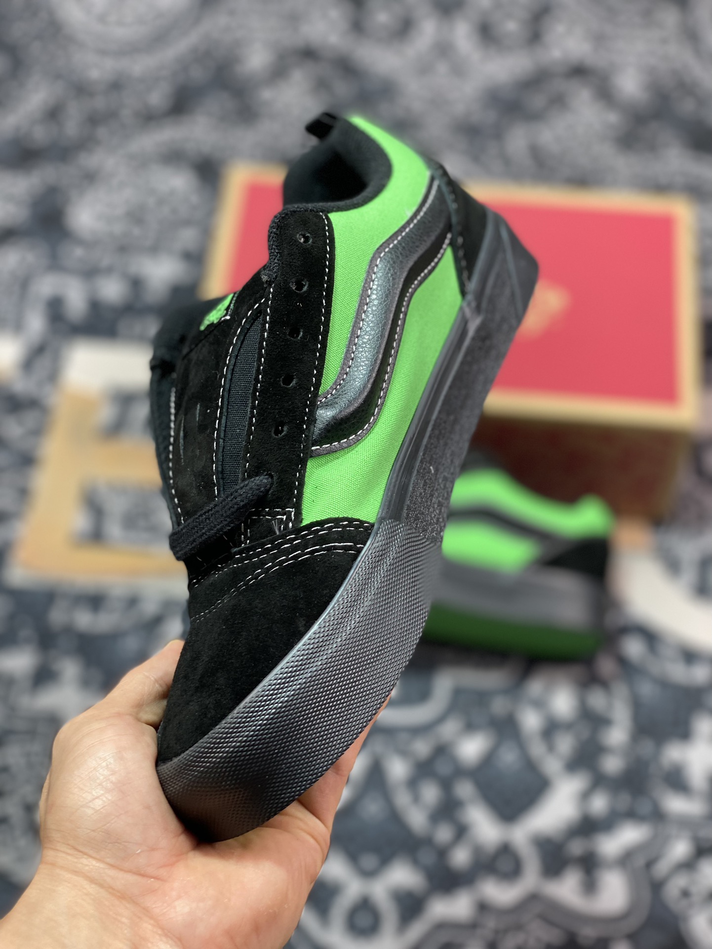 140 Vans Vault Knu-Skool VR3 LX"Black/Volt"坎普尔·茱利安系列低帮板鞋“肥胖版黑荧光绿”VN0009QCSWE