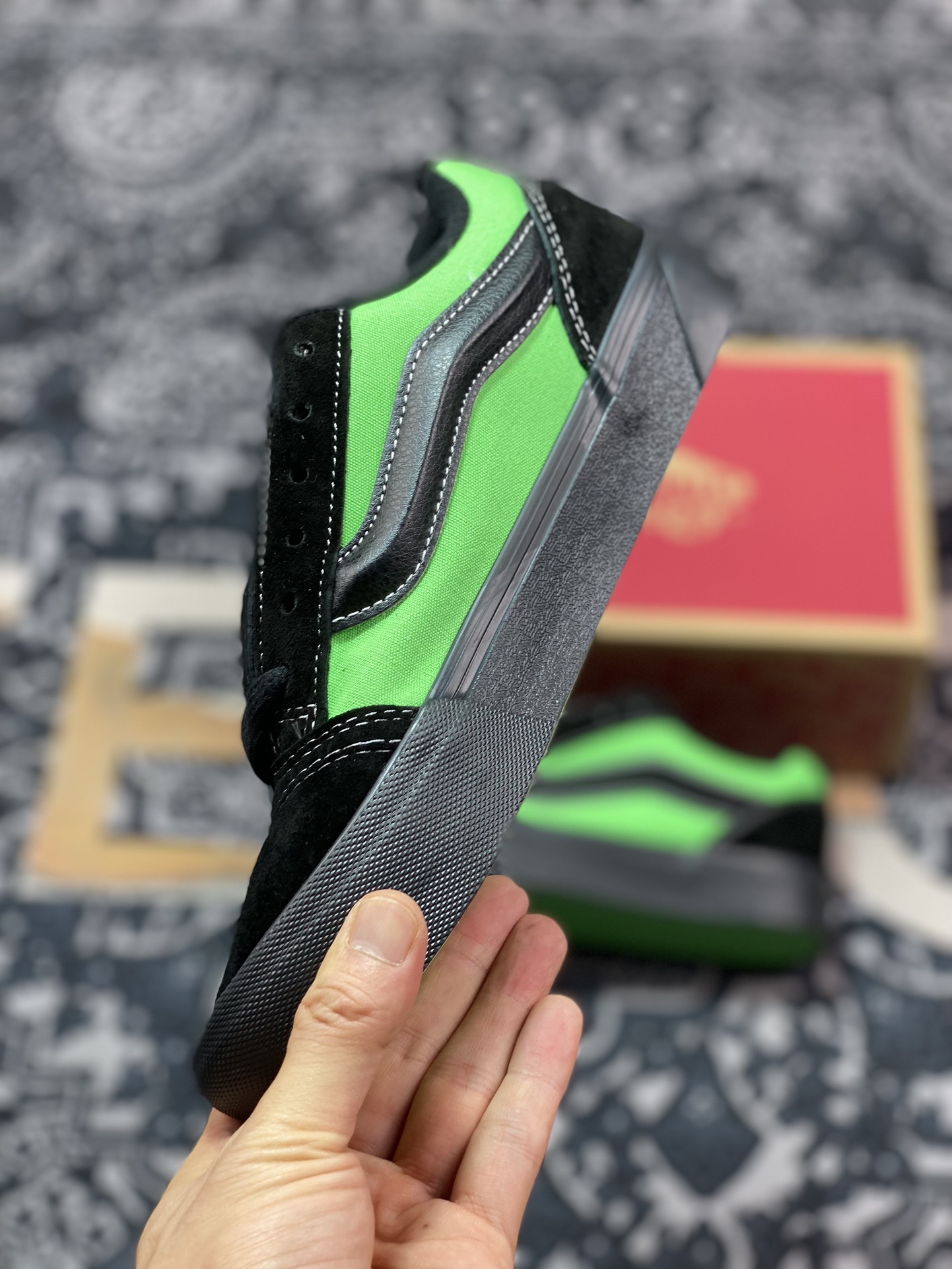 140 Vans Vault Knu-Skool VR3 LX"Black/Volt"坎普尔·茱利安系列低帮板鞋“肥胖版黑荧光绿”VN0009QCSWE