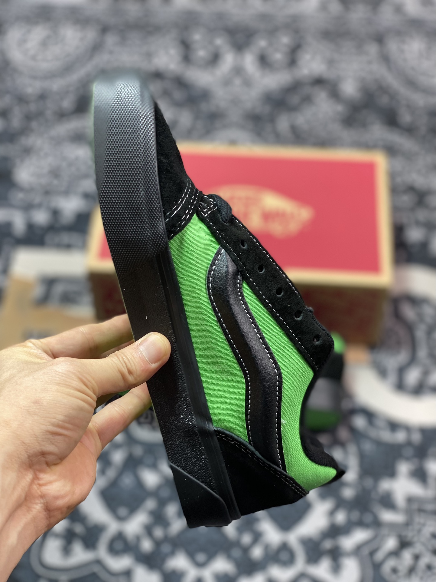 140 Vans Vault Knu-Skool VR3 LX"Black/Volt"坎普尔·茱利安系列低帮板鞋“肥胖版黑荧光绿”VN0009QCSWE