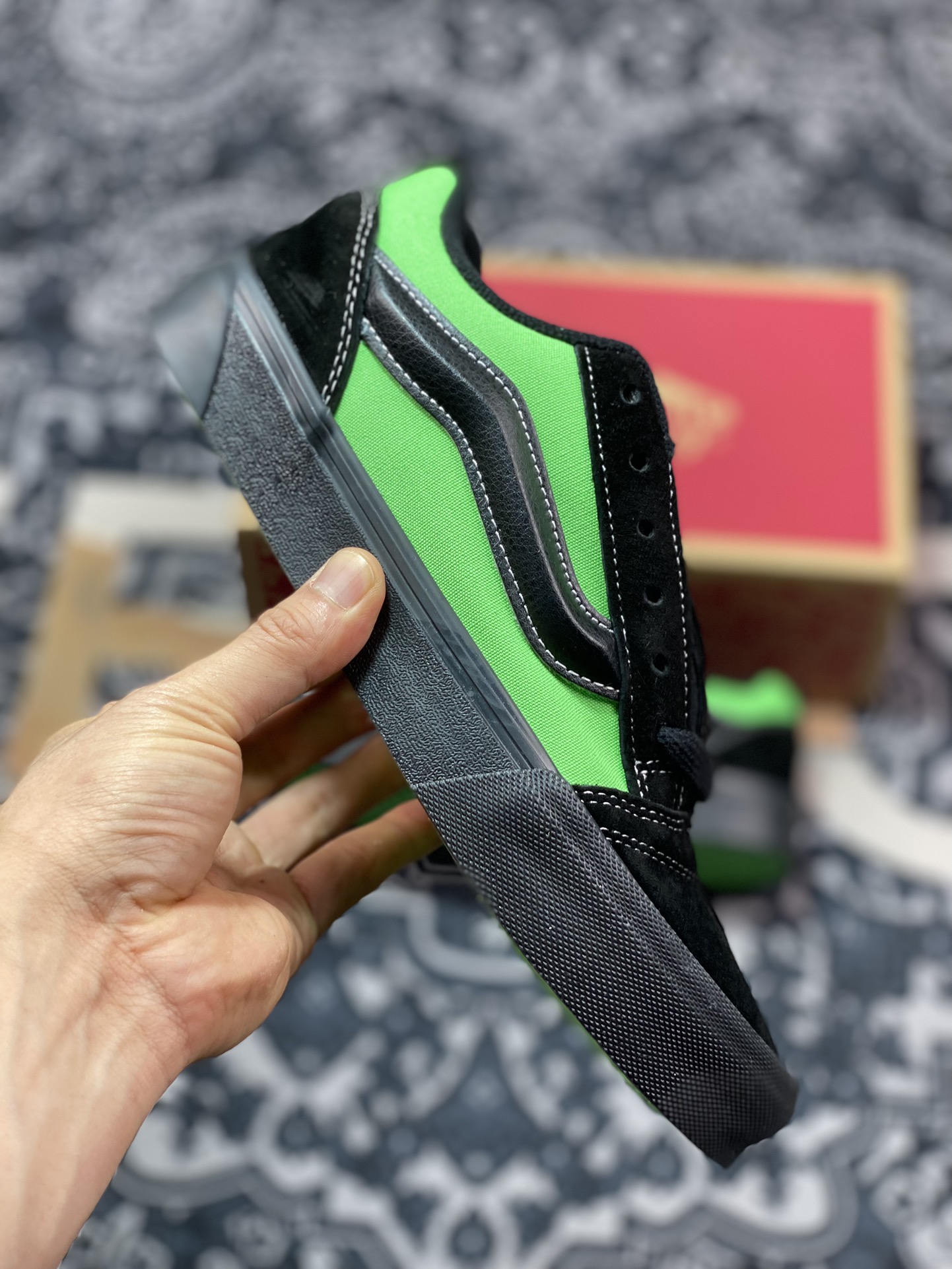 140 Vans Vault Knu-Skool VR3 LX"Black/Volt"坎普尔·茱利安系列低帮板鞋“肥胖版黑荧光绿”VN0009QCSWE