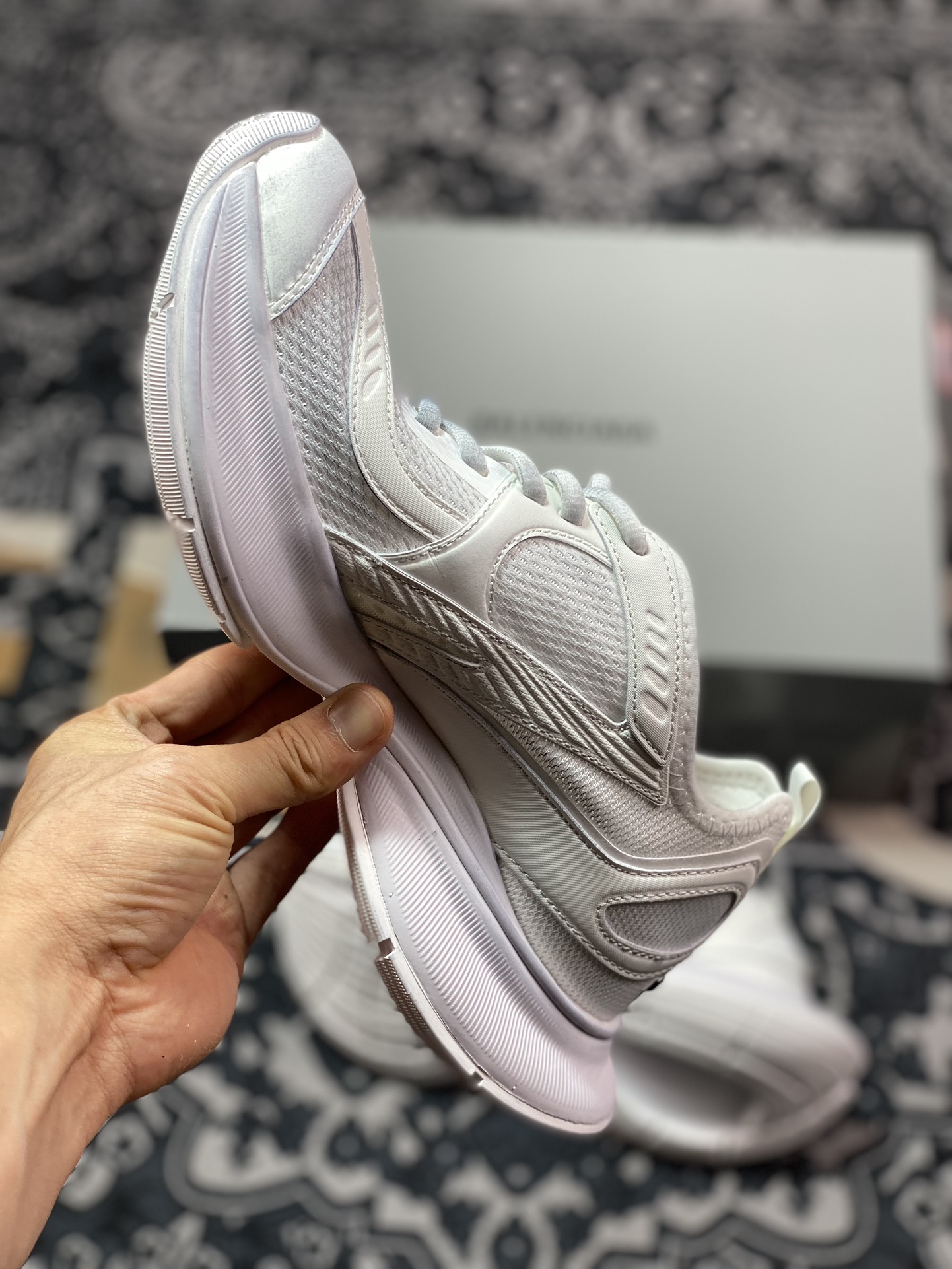 C440 巴黎世家BALENCIAGA Circuit Sneakers 环道系列低帮慢跑鞋“网织武士白黑LOGO”793944 WFLGY 0120