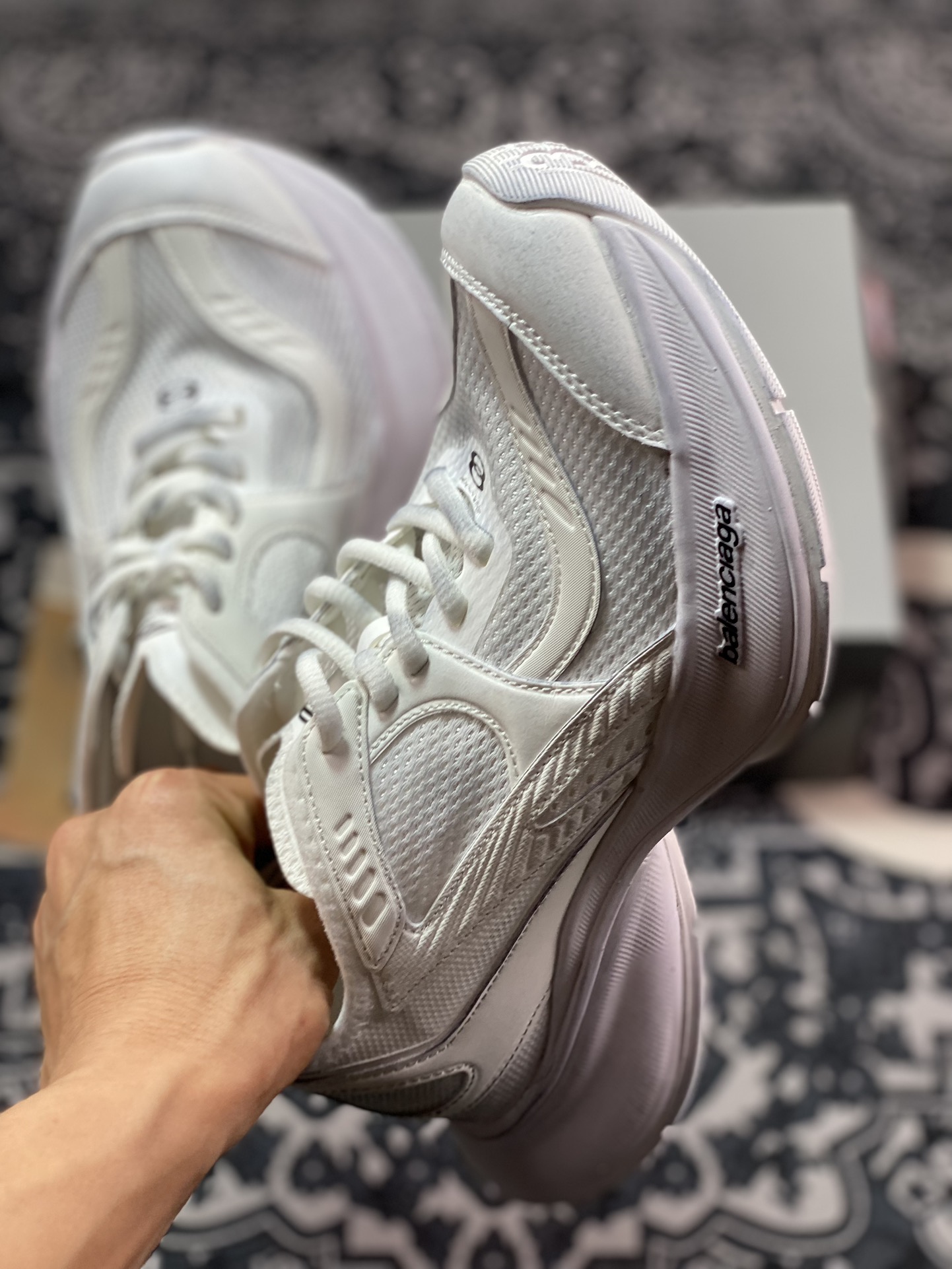 C440 巴黎世家BALENCIAGA Circuit Sneakers 环道系列低帮慢跑鞋“网织武士白黑LOGO”793944 WFLGY 0120