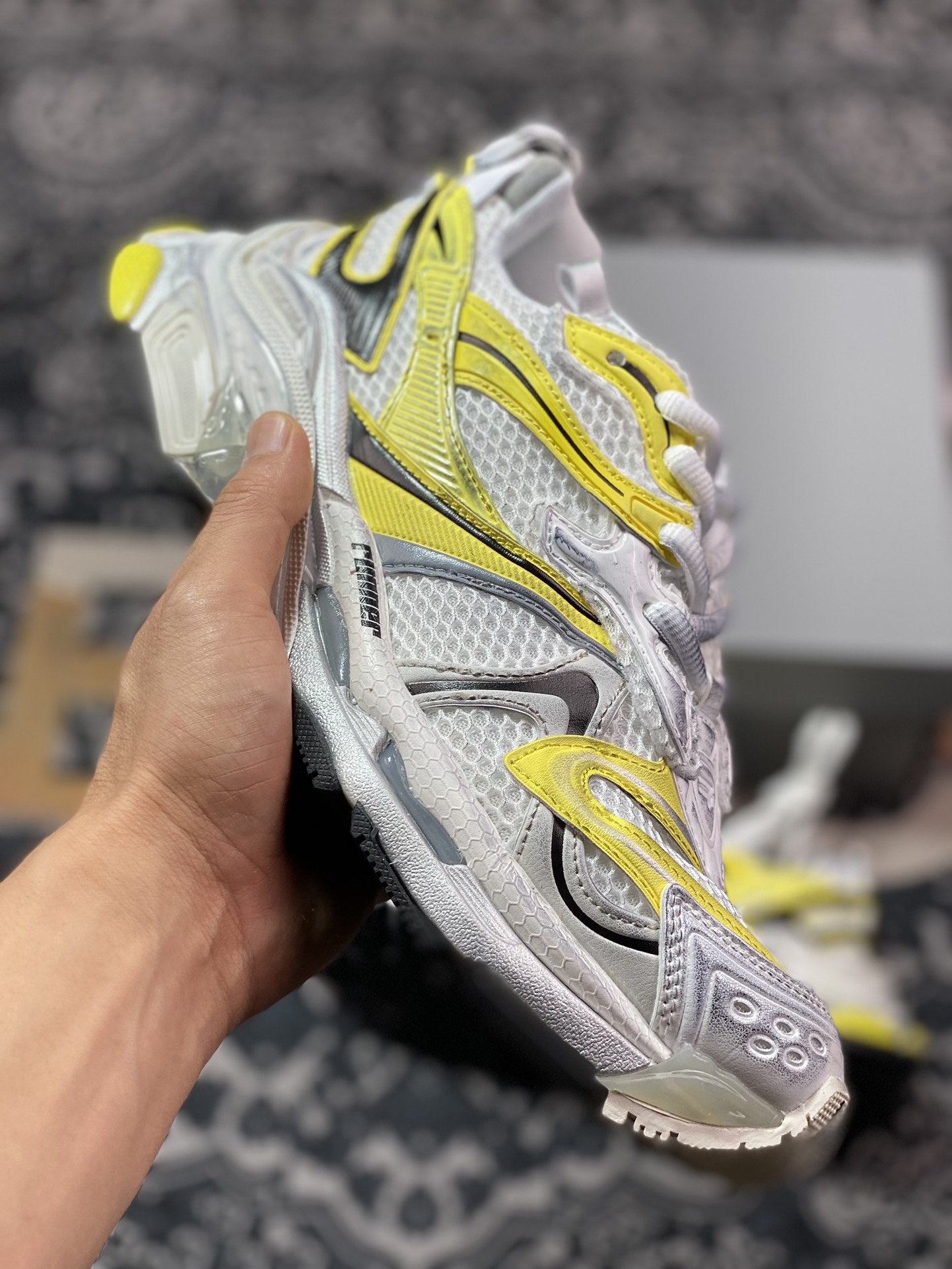 500 巴黎世家BALENCIAGA Runner Sneaker 3.0慢跑系列低帮慢跑鞋 779064 W3RXP 9710