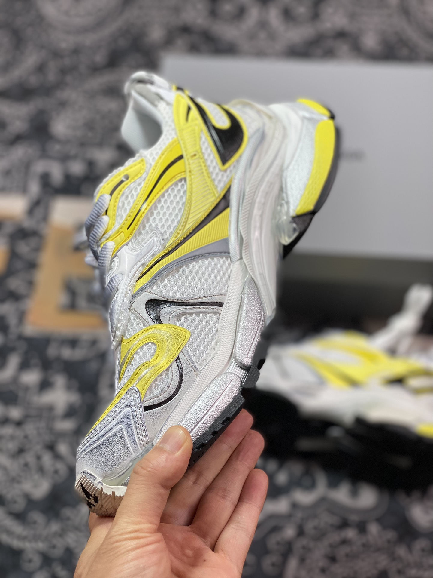 500 巴黎世家BALENCIAGA Runner Sneaker 3.0慢跑系列低帮慢跑鞋 779064 W3RXP 9710