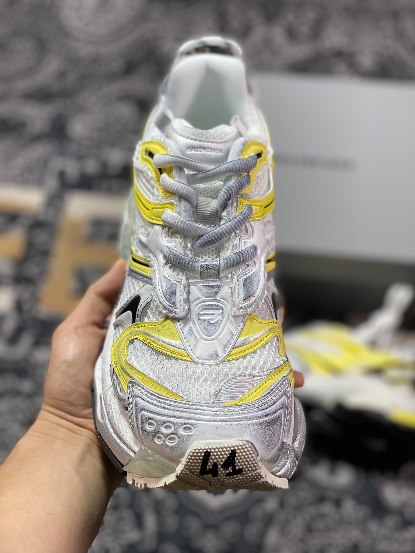 500 巴黎世家BALENCIAGA Runner Sneaker 3.0慢跑系列低帮慢跑鞋 779064 W3RXP 9710