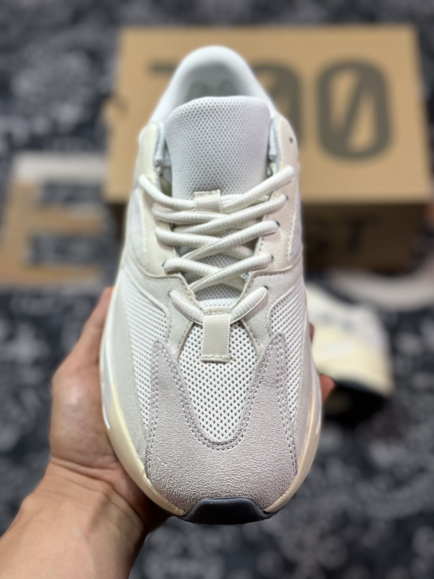 240 原装级别 AD 阿迪 YEEZY Boost 700V2 侃爷椰子700  EG7596