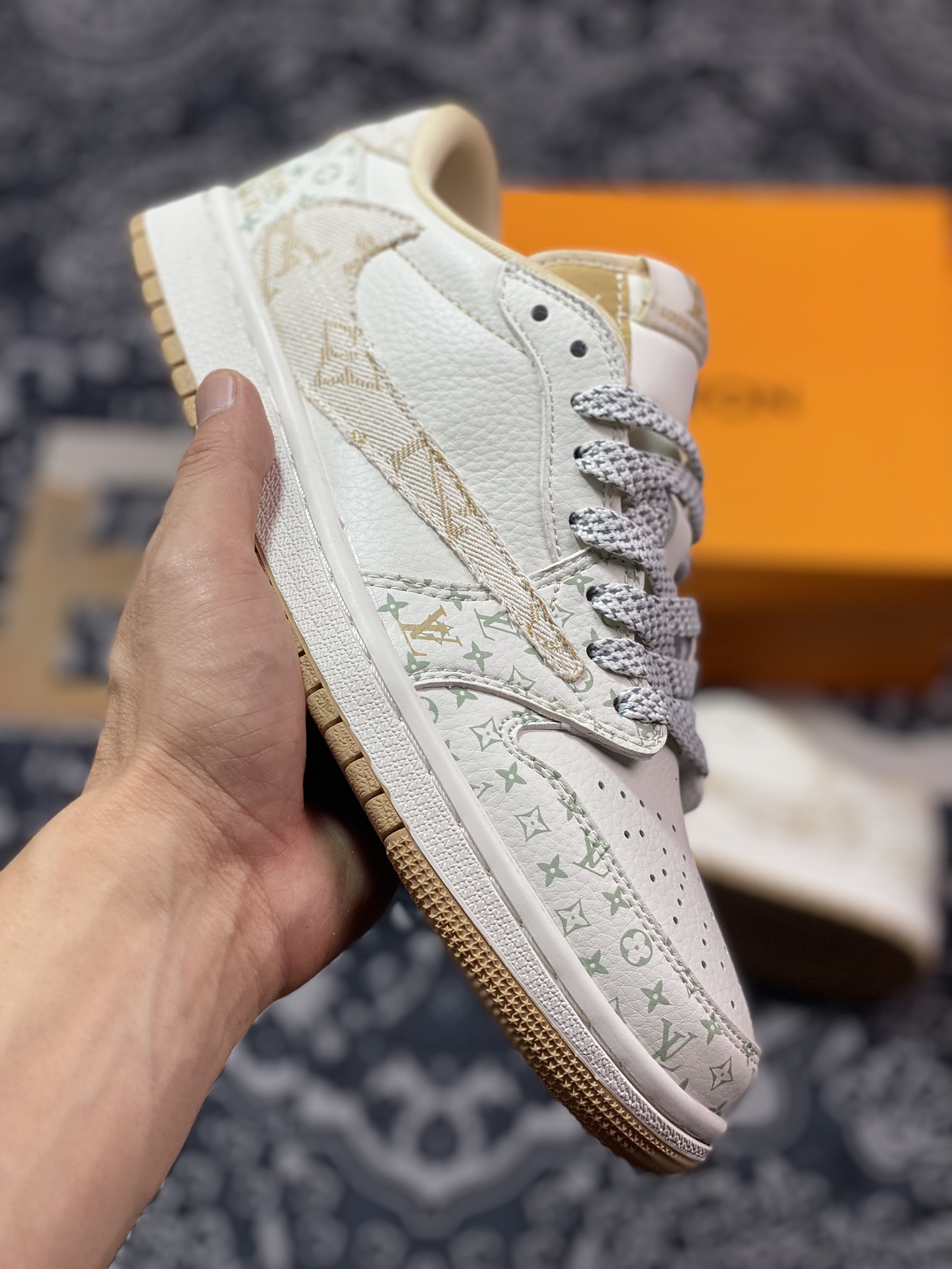 280 原装级别 Air Jordan 1 Low OG “高端定制” LV米白黄倒钩  SJ2068-006