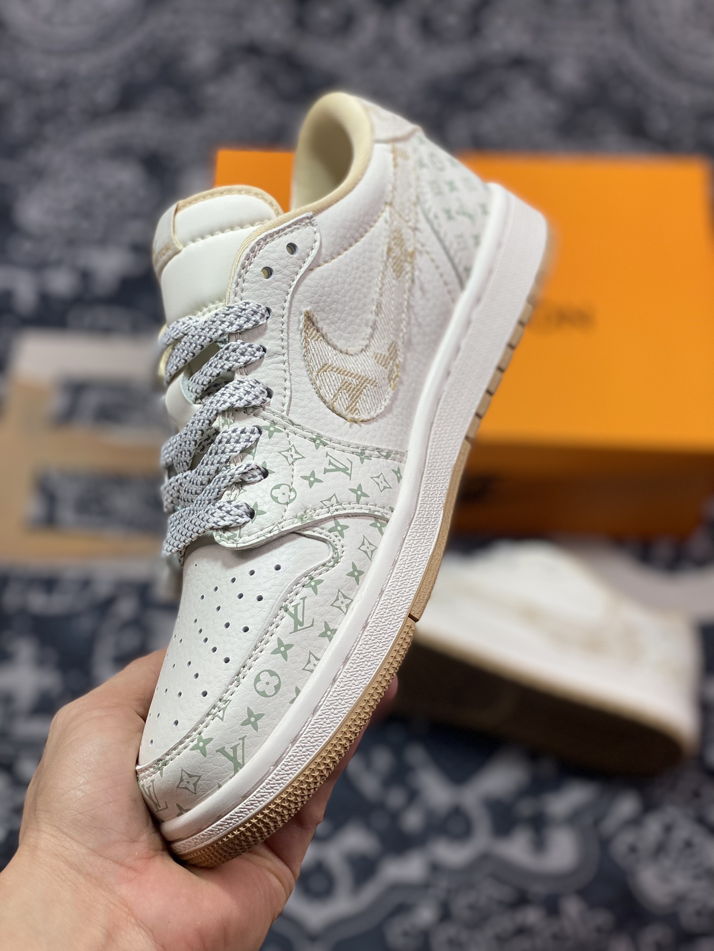 280 原装级别 Air Jordan 1 Low OG "高端定制" LV米白黄倒钩  SJ2068-006