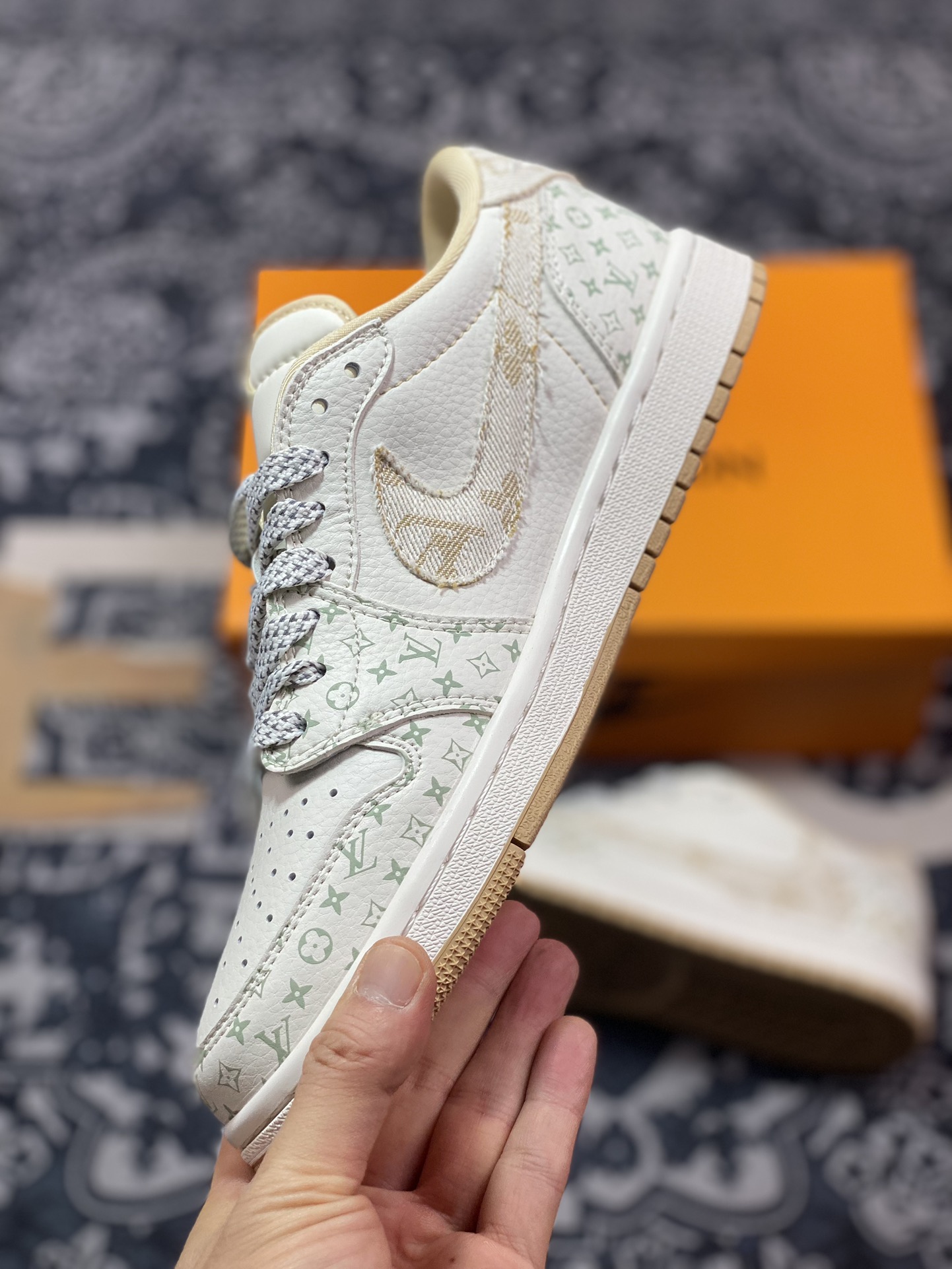 280 原装级别 Air Jordan 1 Low OG "高端定制" LV米白黄倒钩  SJ2068-006