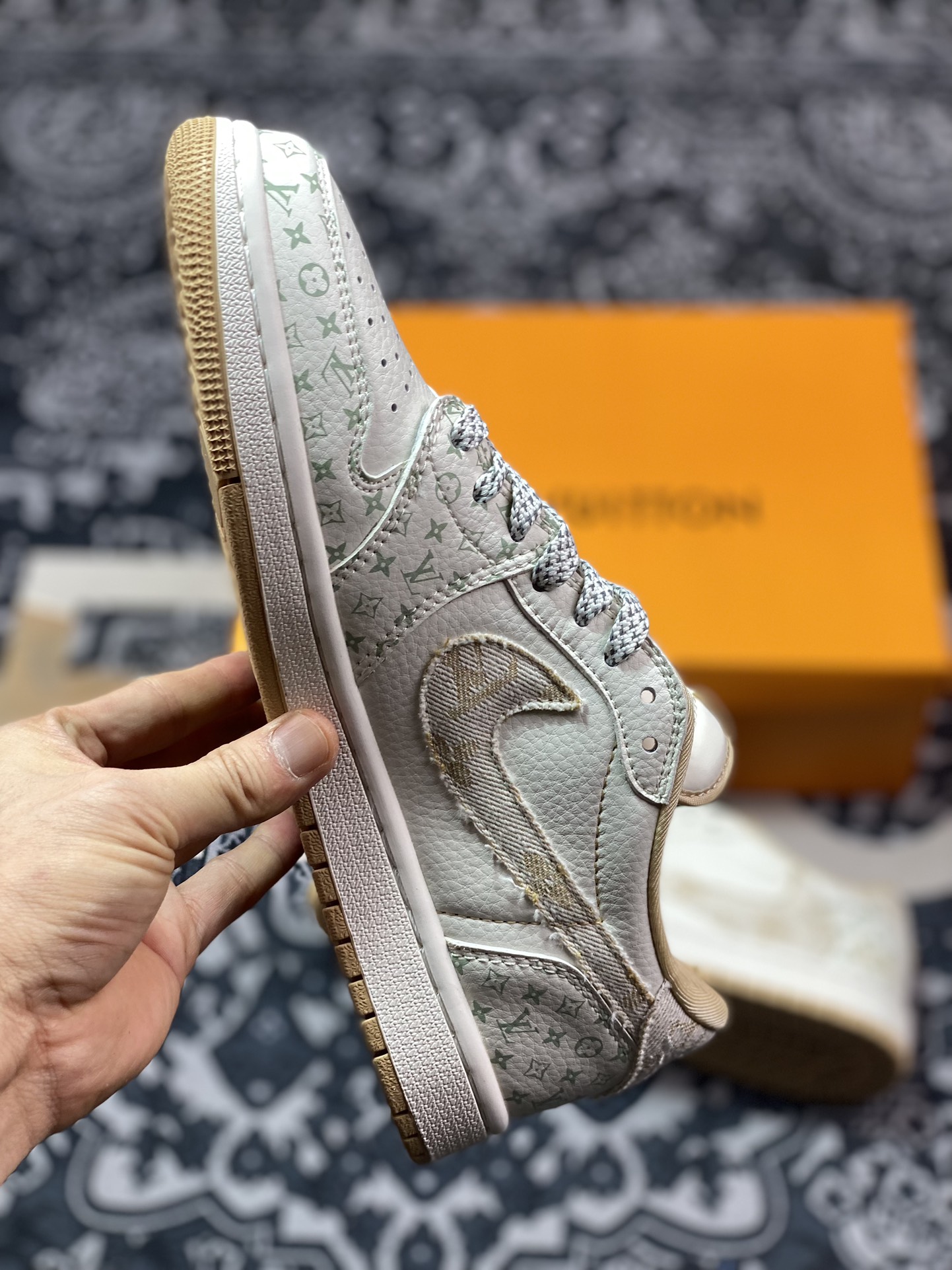 280 原装级别 Air Jordan 1 Low OG "高端定制" LV米白黄倒钩  SJ2068-006