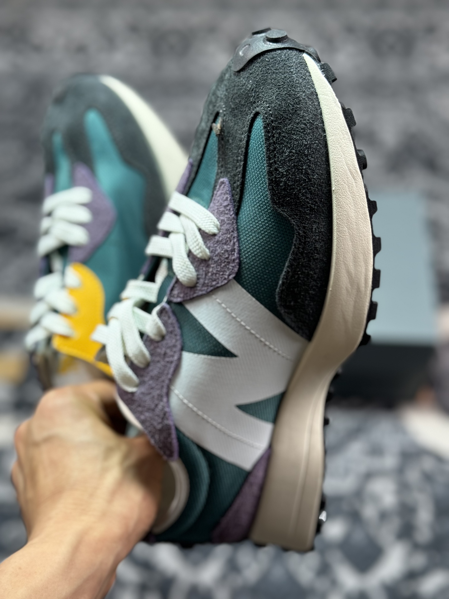 200 新百伦New Balance MS327系列低帮复古休闲运动慢跑鞋“拼色湖水绿暗黑紫黄”MS327HA