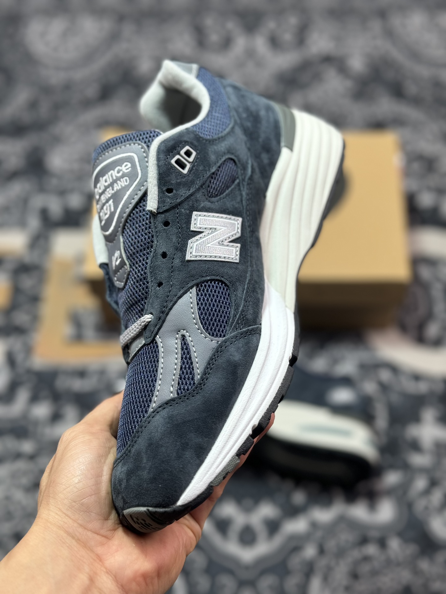 300 New Balance 新百伦 U991NV2 复古休闲鞋