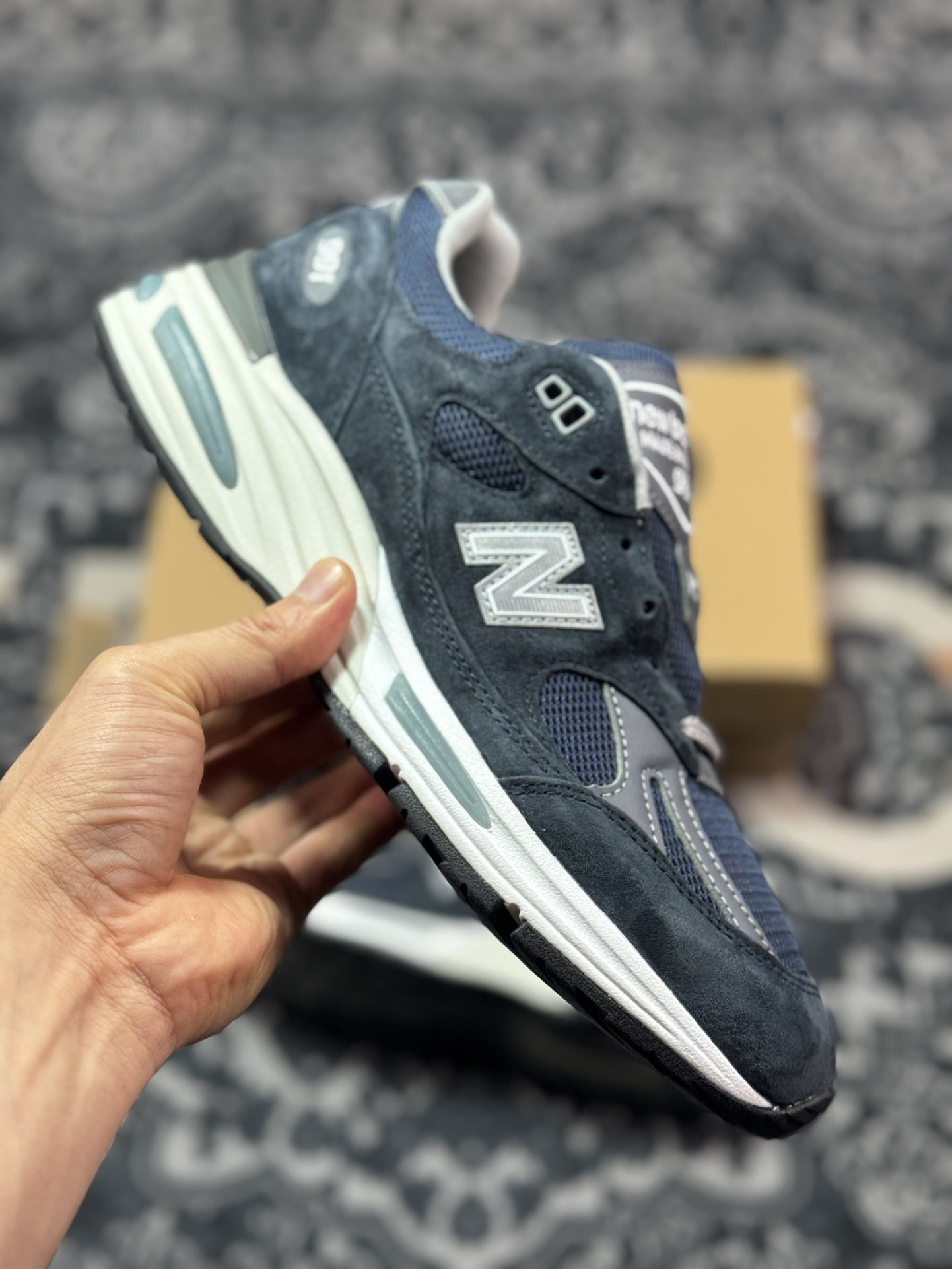 300 New Balance 新百伦 U991NV2 复古休闲鞋