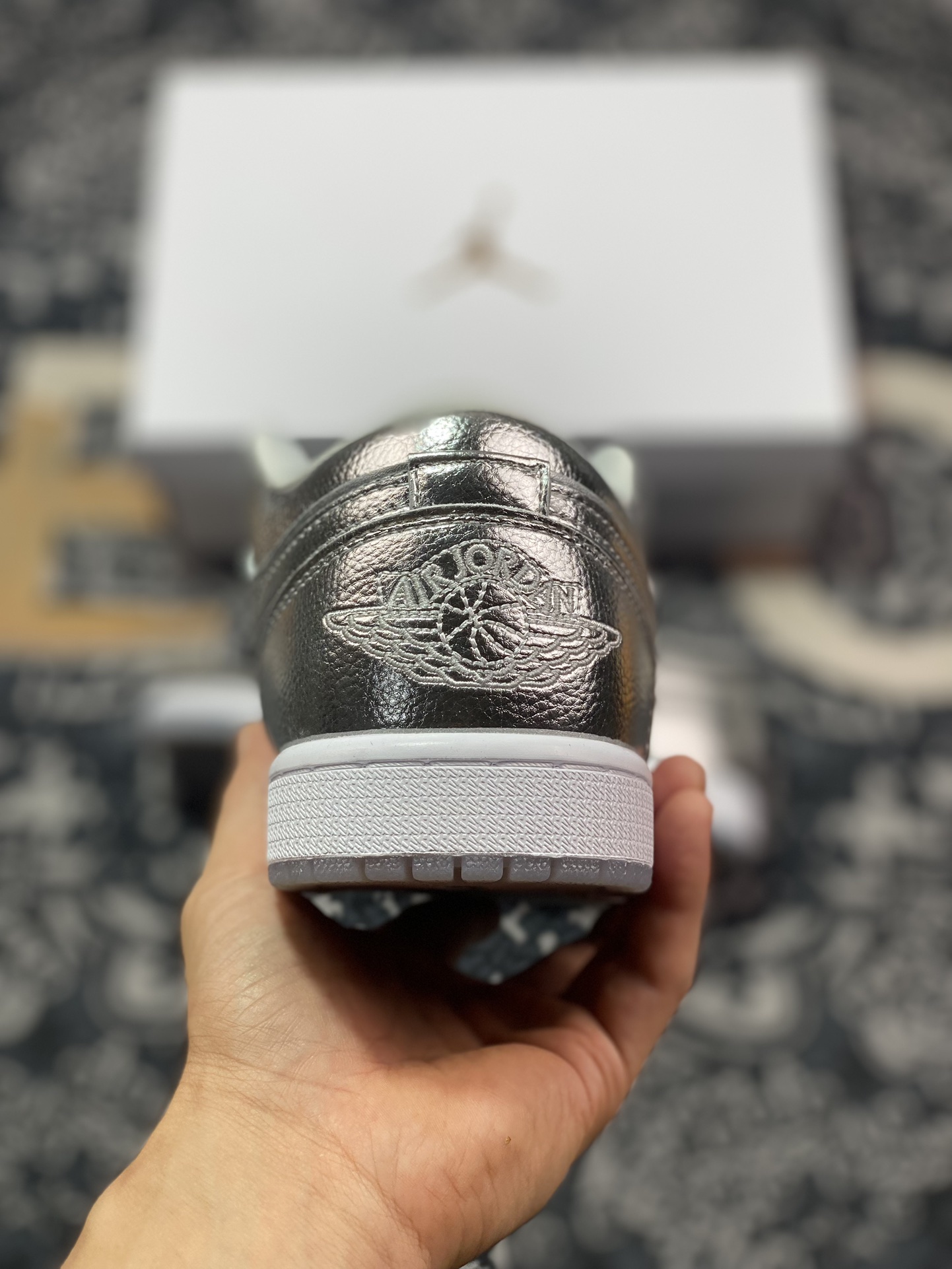 200 原厂级别 Air Jordan 1 Low 电镀银 FN5030-001