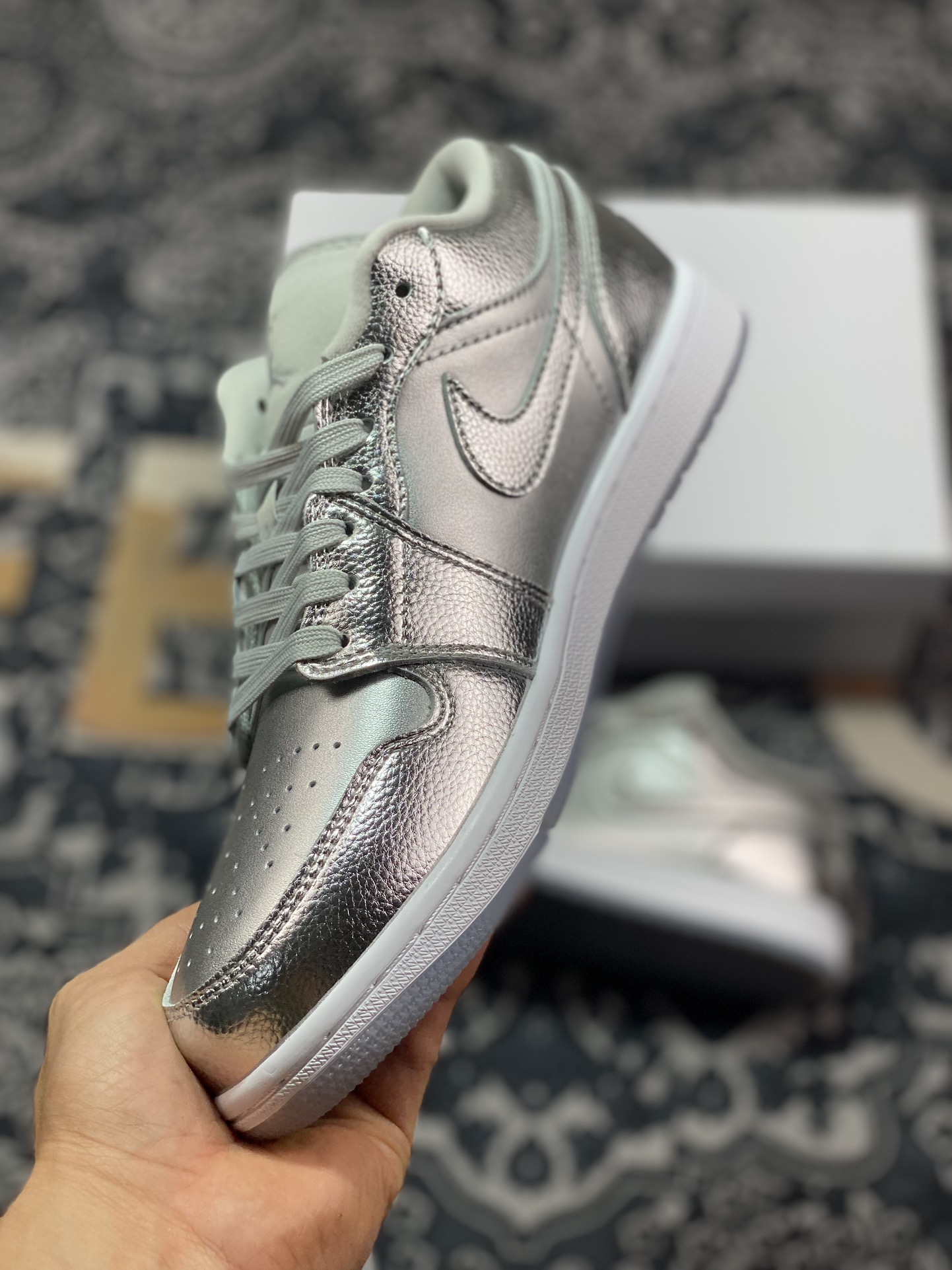 200 原厂级别 Air Jordan 1 Low 电镀银 FN5030-001