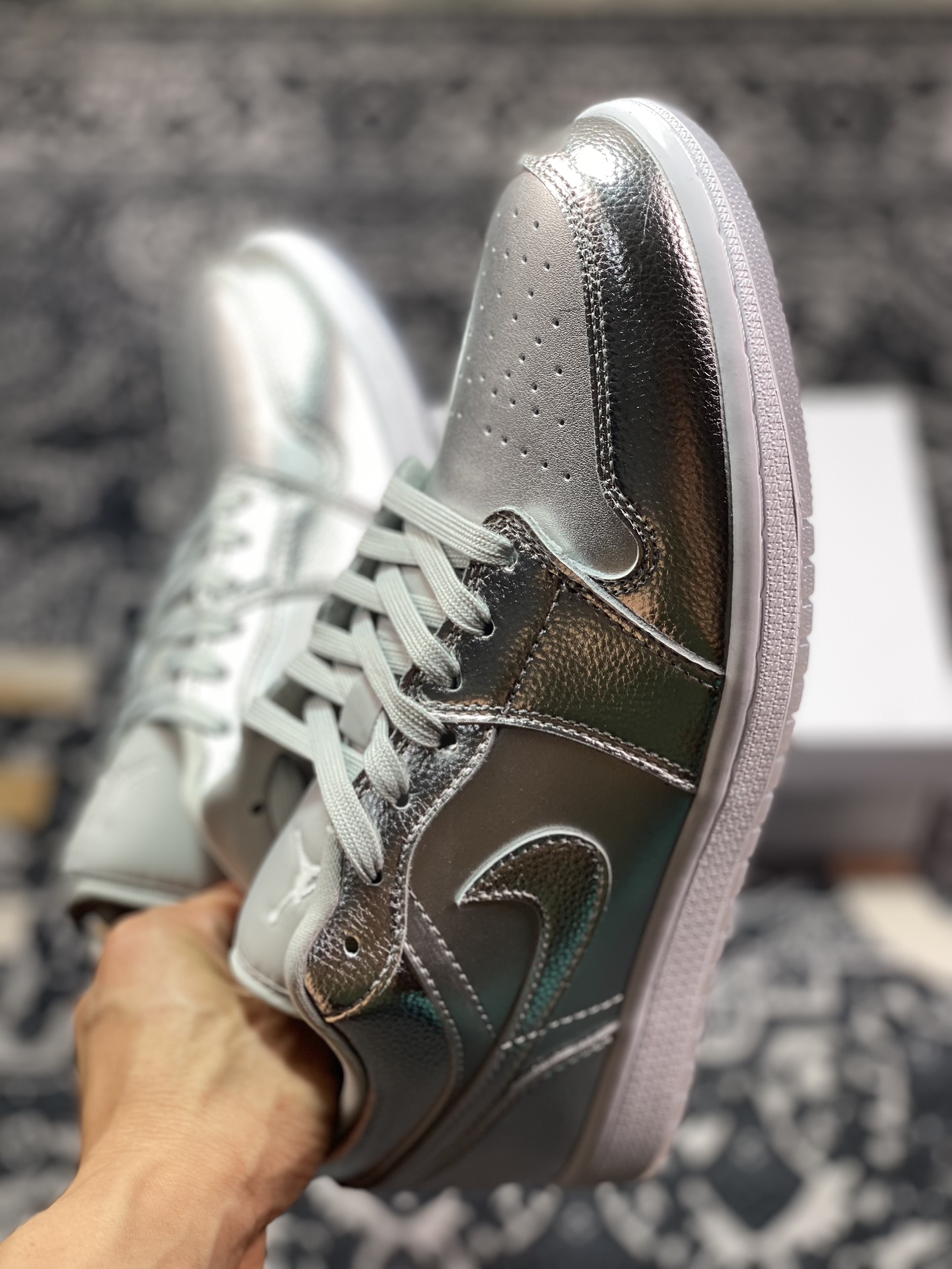 200 原厂级别 Air Jordan 1 Low 电镀银 FN5030-001