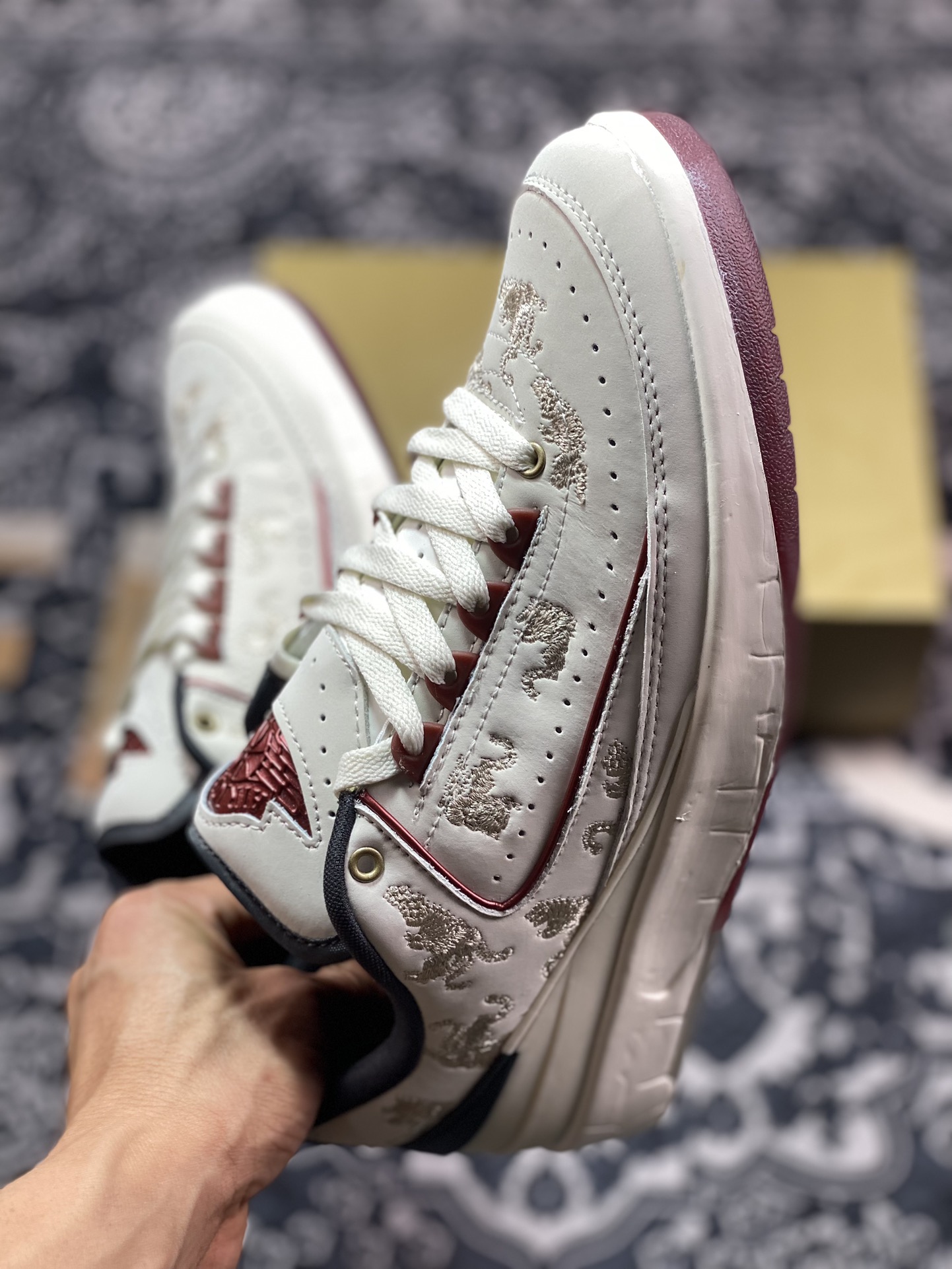 280 原装级别 Air Jordan AJ2 Low SP 全新配色 乔2芝加哥配色联名款篮球鞋 FJ5736-100