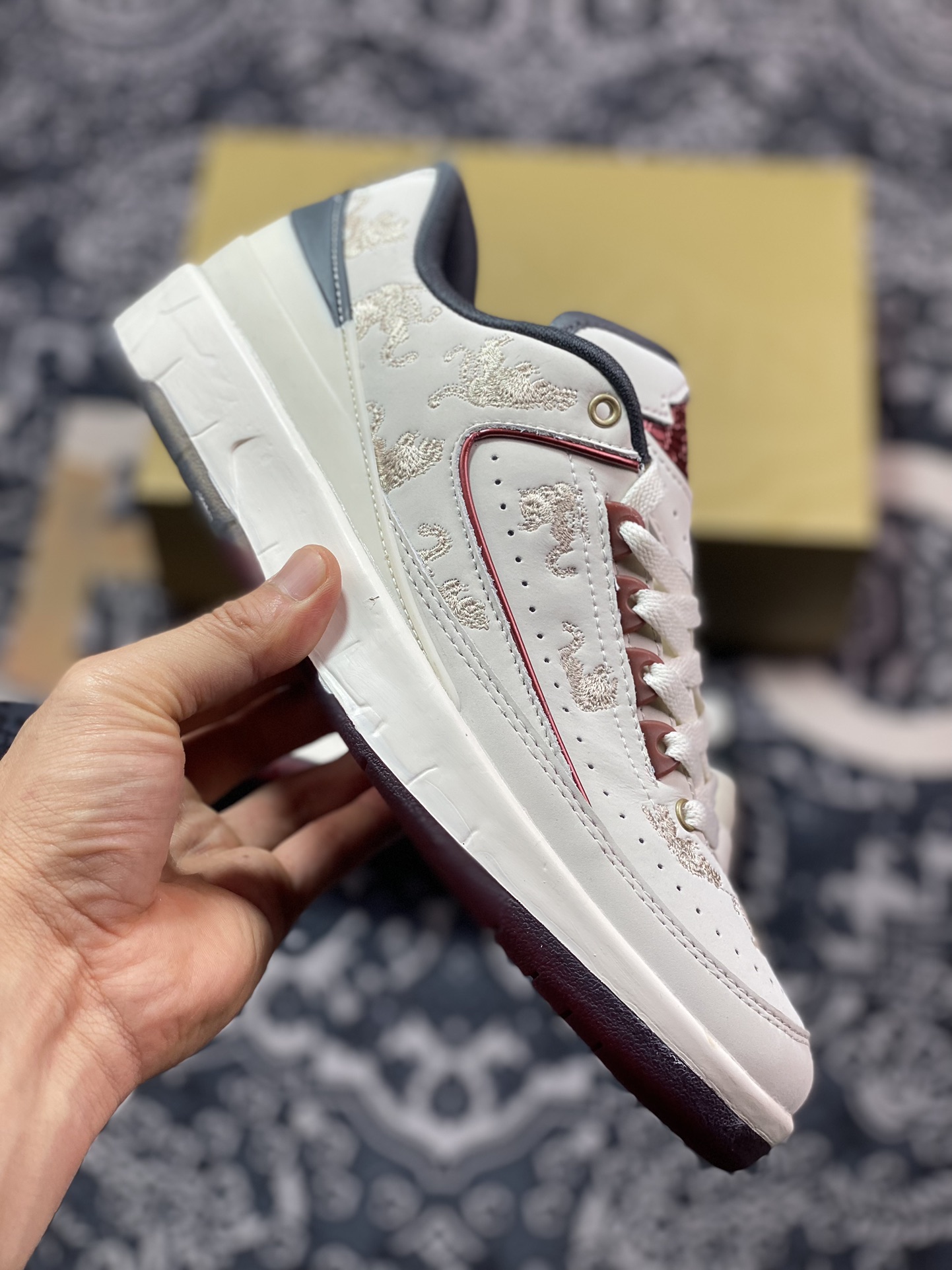 280 原装级别 Air Jordan AJ2 Low SP 全新配色 乔2芝加哥配色联名款篮球鞋 FJ5736-100