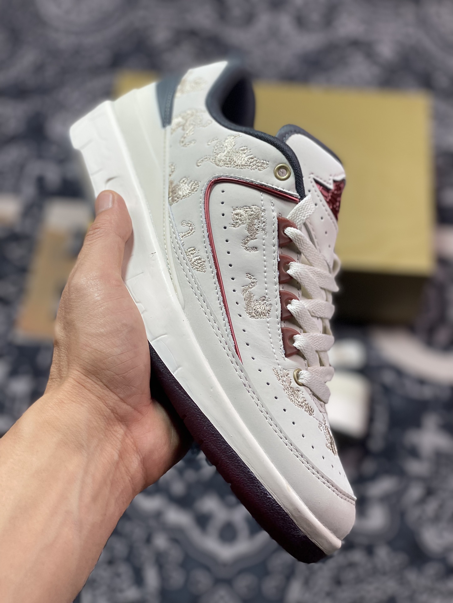 280 原装级别 Air Jordan AJ2 Low SP 全新配色 乔2芝加哥配色联名款篮球鞋 FJ5736-100