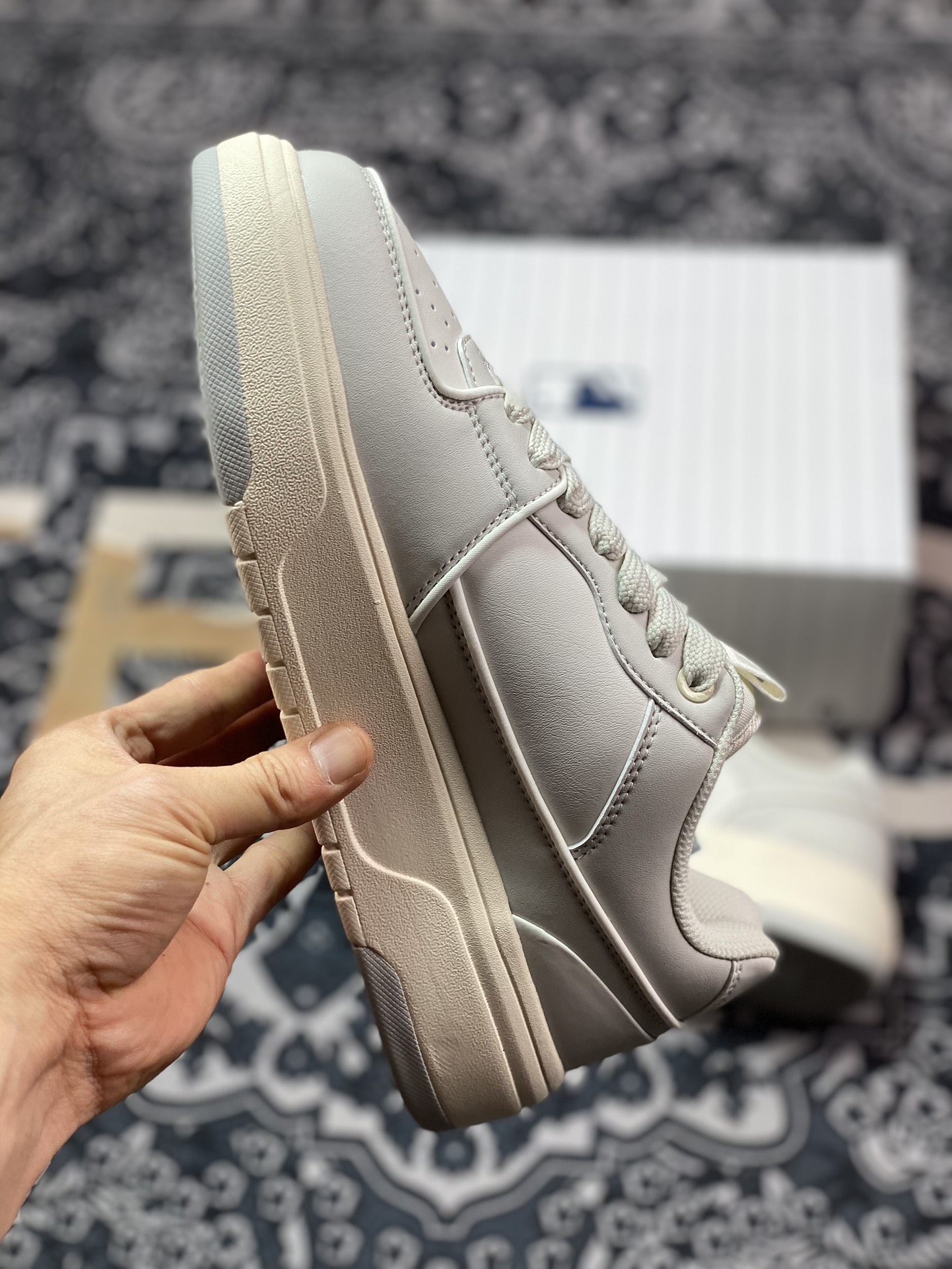 New York Yankees x MLB Chunky Liner Low Senior Shoes Series Low-top Jogging Shoes ”Leather Smoke Gray White Black NY Print 3M Reflective Edge” 3ASXCA12N-50GRL