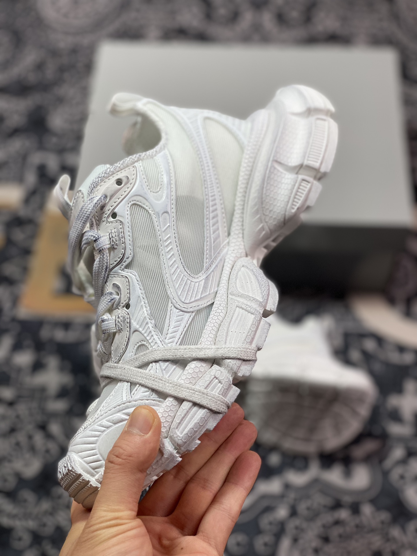 400 巴黎世家BALENCIAGA 3XL Sneakers 3+系列低帮复古慢跑鞋“网纱做旧漆皮白”734731 W3XL2 0125 3XL