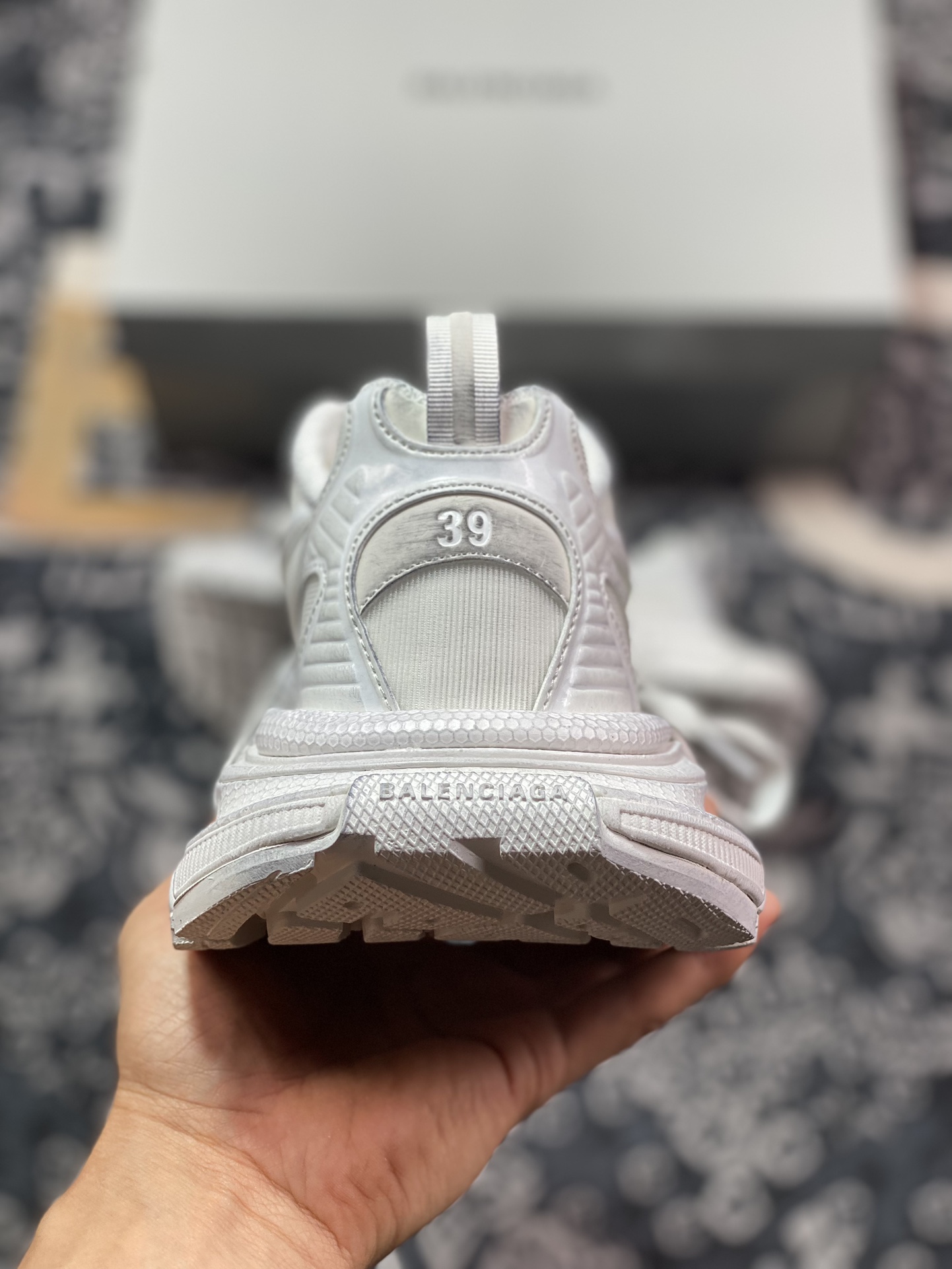 400 巴黎世家BALENCIAGA 3XL Sneakers 3+系列低帮复古慢跑鞋“网纱做旧漆皮白”734731 W3XL2 0125 3XL